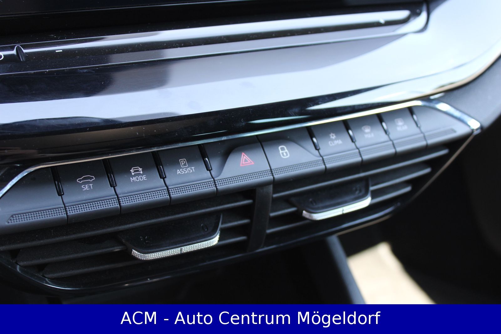 Skoda Octavia 2.0TDI Sportline - Samsaru's Car Outlet