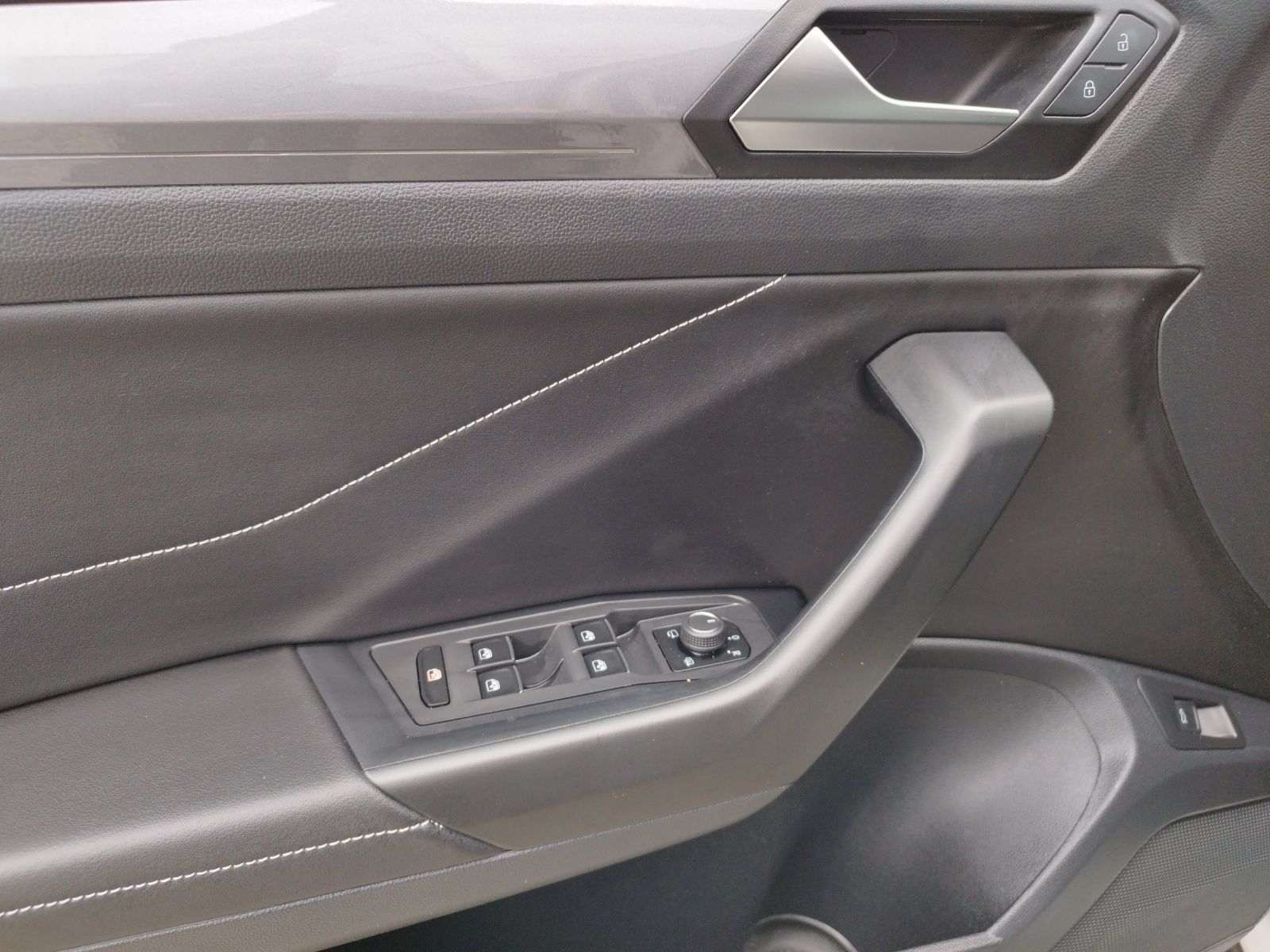 Volkswagen T-Roc Style 1.0TSI - Samsaru's Car Outlet