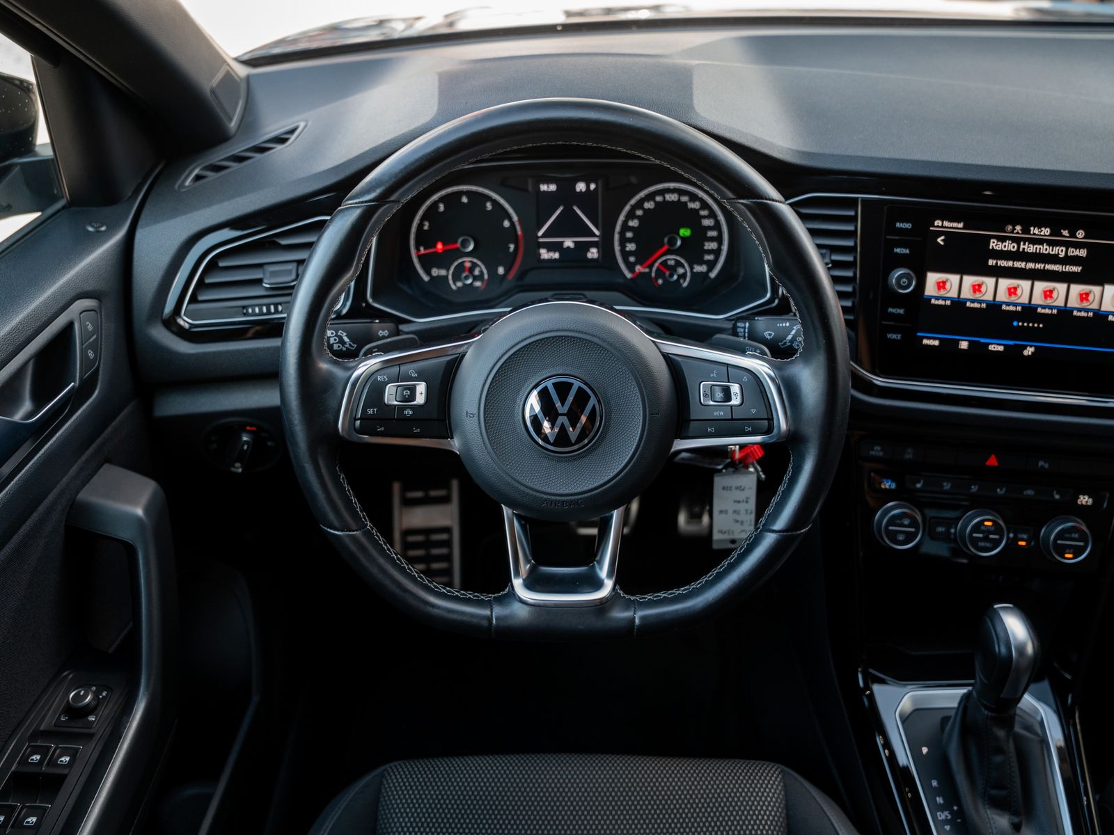 Volkswagen T-ROC Sport 1.5 TSI DSG - Samsaru's Car Outlet