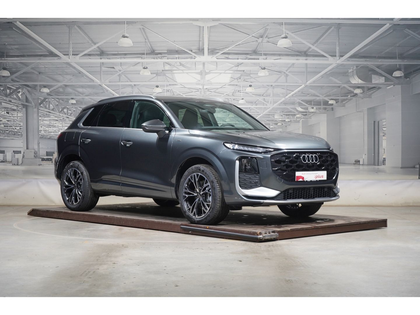 Audi Q3 SUV e-hybrid Tech Plus S line ACC 19-Zoll KAM