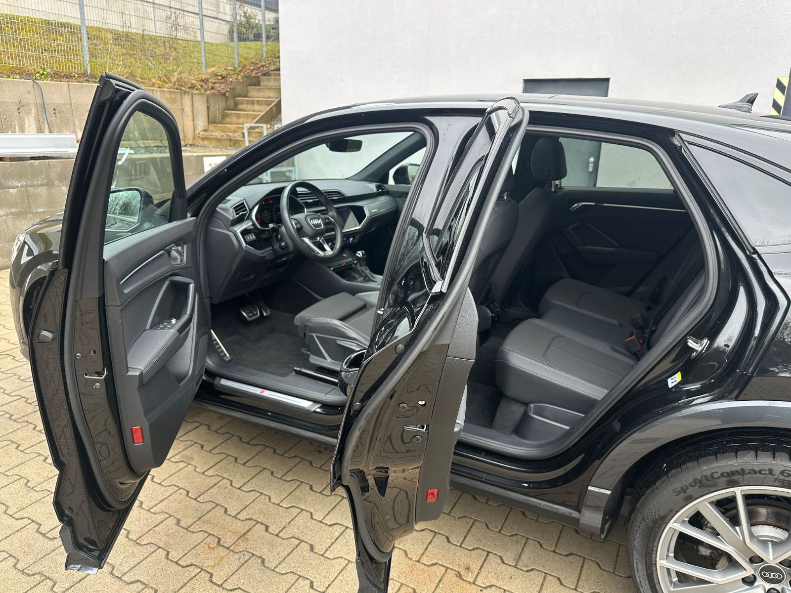 Audi Q3 35 TDI Sportback S line - Samsaru's Car Outlet