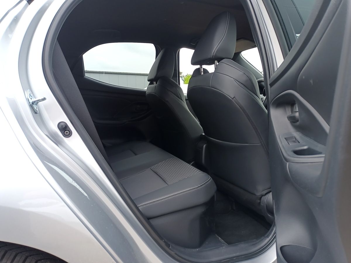 Toyota Yaris 1.5 Hybrid Style PLUS*CARPLAY+LED+PDC+NAVI