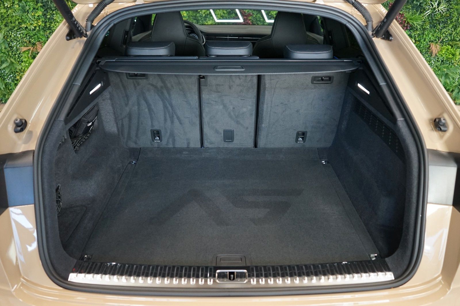 Audi Q8 50 TDI - Samsaru's Car Outlet