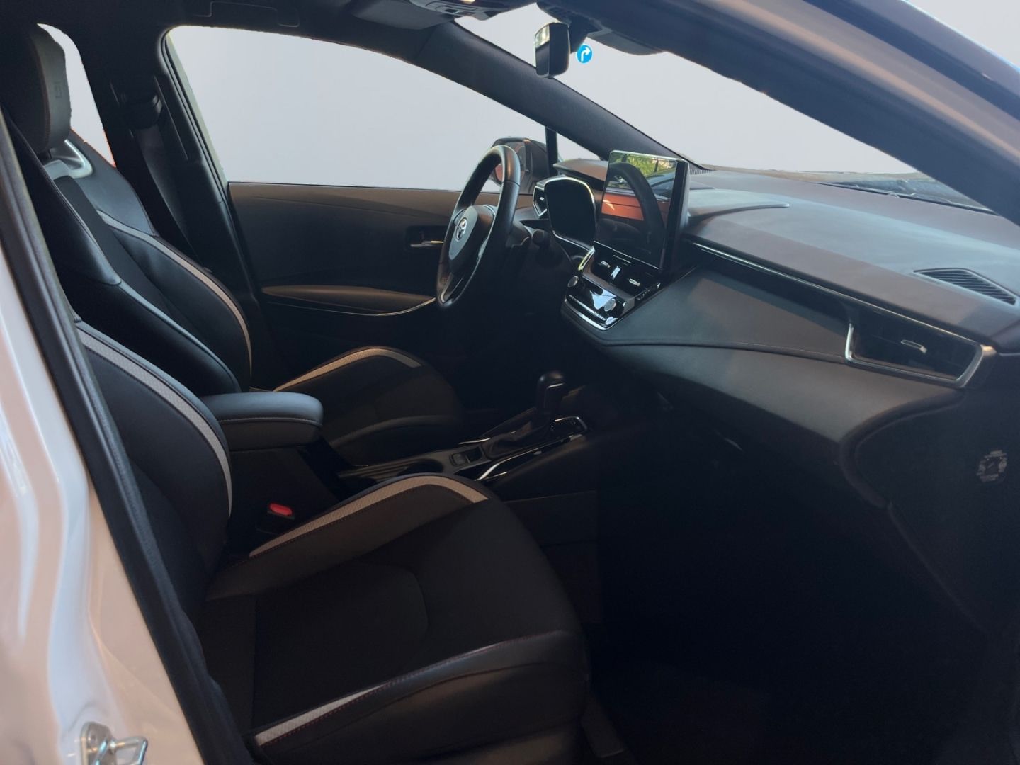 Toyota Corolla 2.0 Hybrid TS GR Sport - Samsaru's Car Outlet