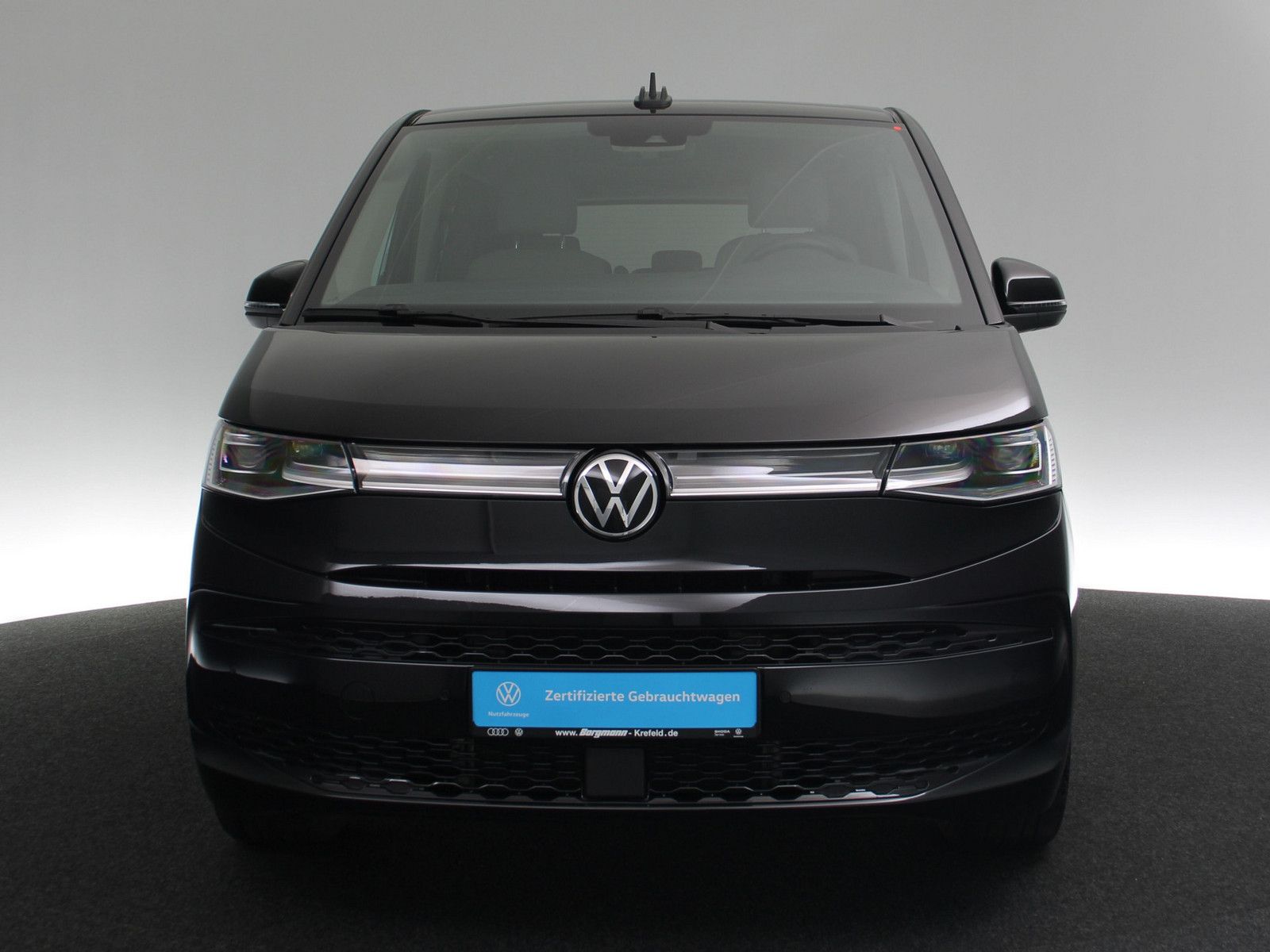 Volkswagen T7 Multivan 2.0 TDI Style - Samsaru's Car Outlet