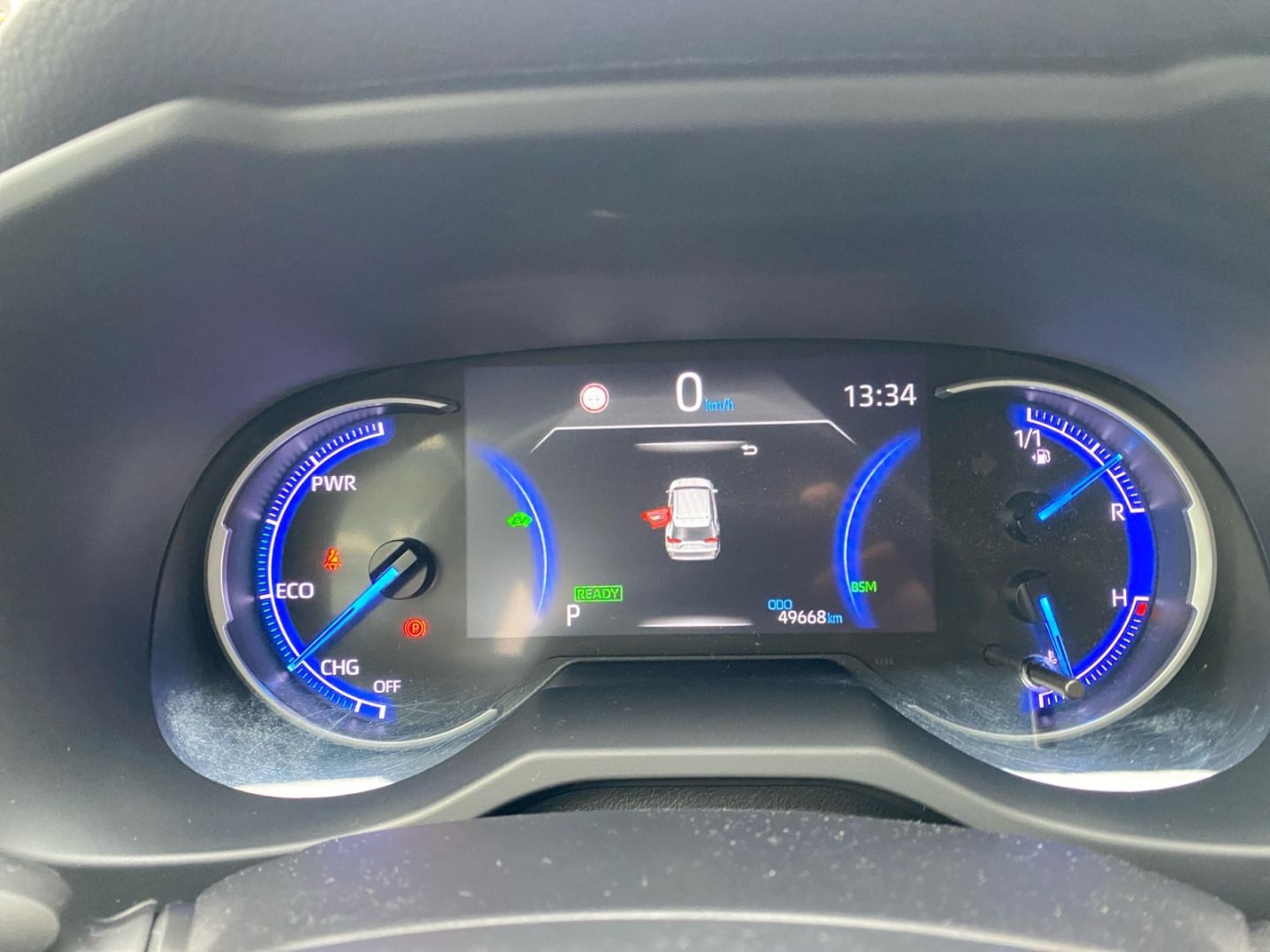 Toyota RAV 4 2.5 4x4 Hybrid - Samsaru's Car Outlet