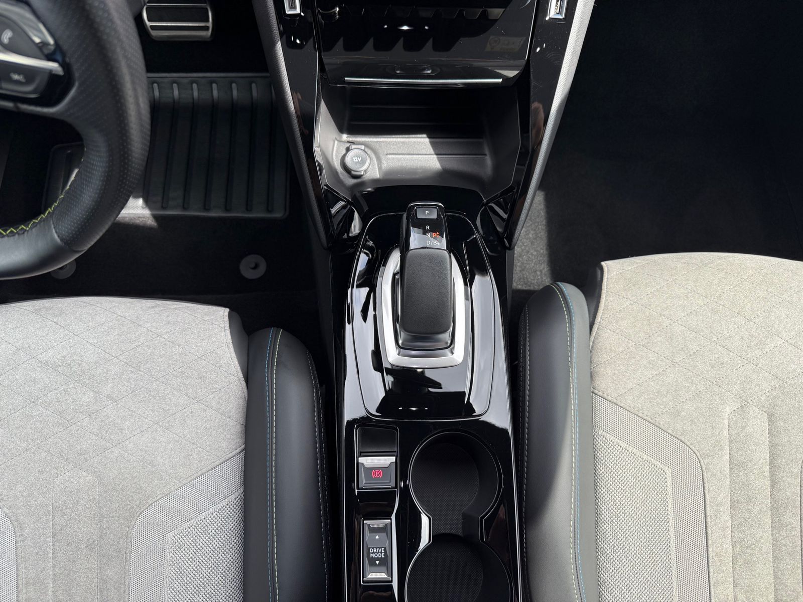 Peugeot 208 e- GT - Samsaru's Car Outlet