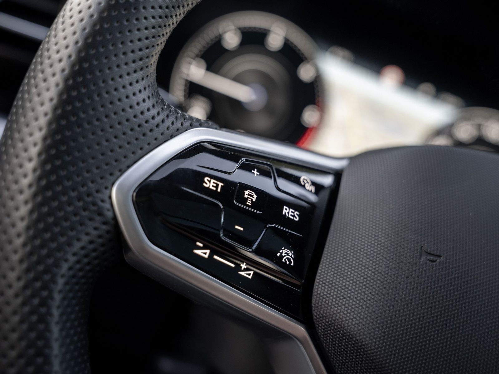 Volkswagen Touareg TDI R-Line Pano IQLight AHK Kam. Leder