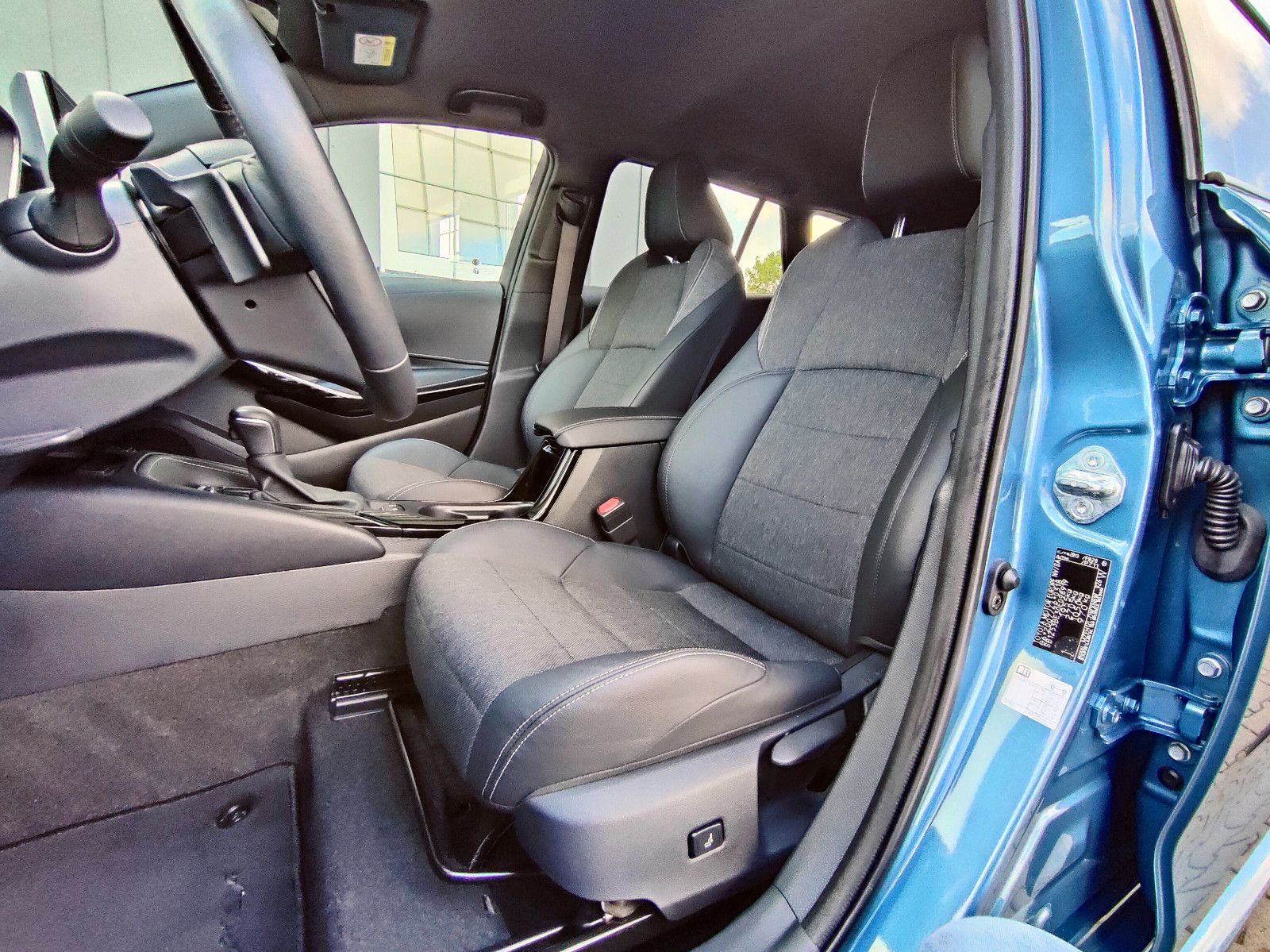 Toyota Corolla Touring Sports 2.0 Team - Samsaru's Car Outlet