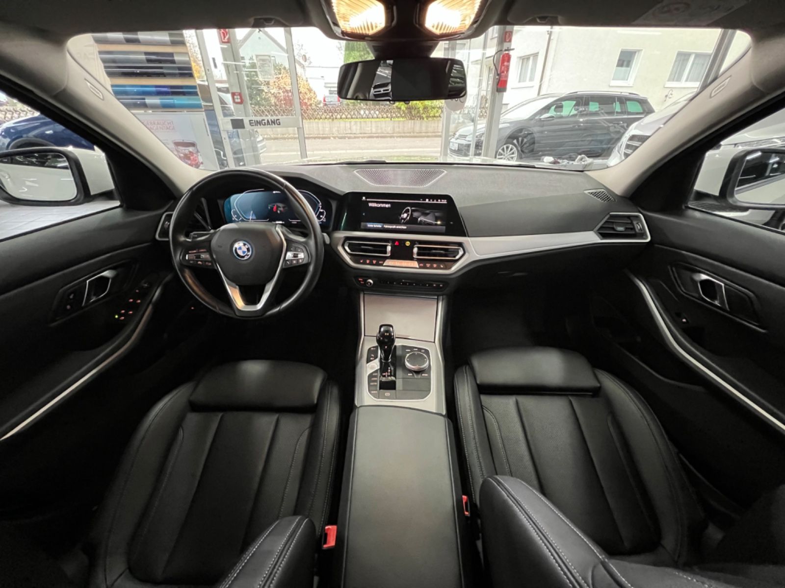 BMW 330 e Advantage Touring - Samsaru's Car Outlet