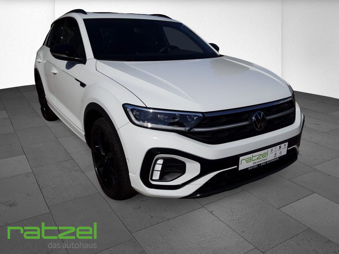 Volkswagen T-Roc R-Line - Samsaru's Car Outlet