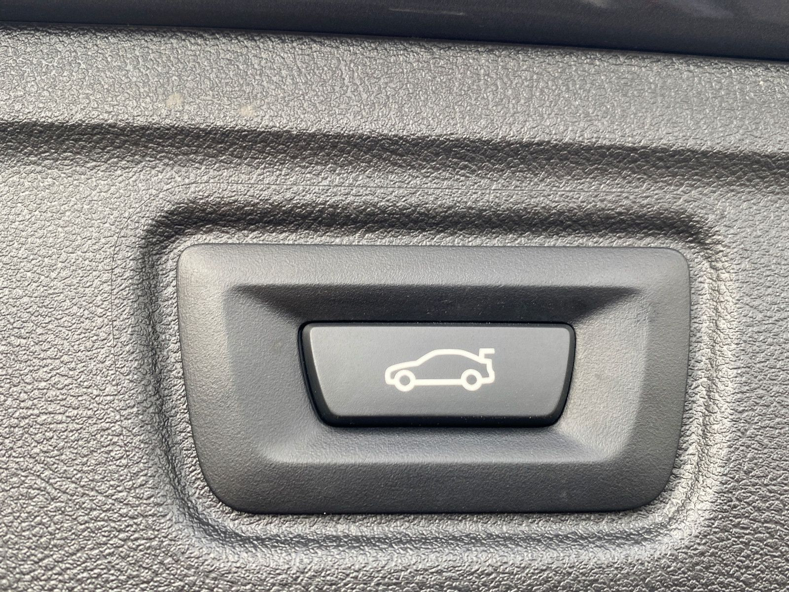 BMW 320 d x M Sport - Samsaru's Car Outlet