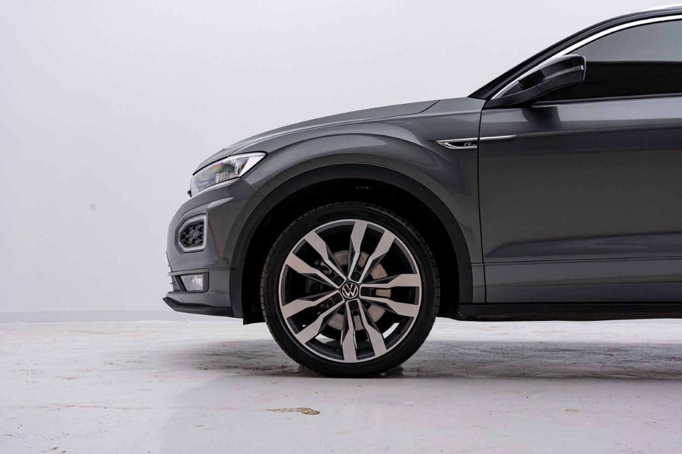 Volkswagen T-Roc 2.0 TSI DSG SPORT 4x4 - Samsaru's Car Outlet