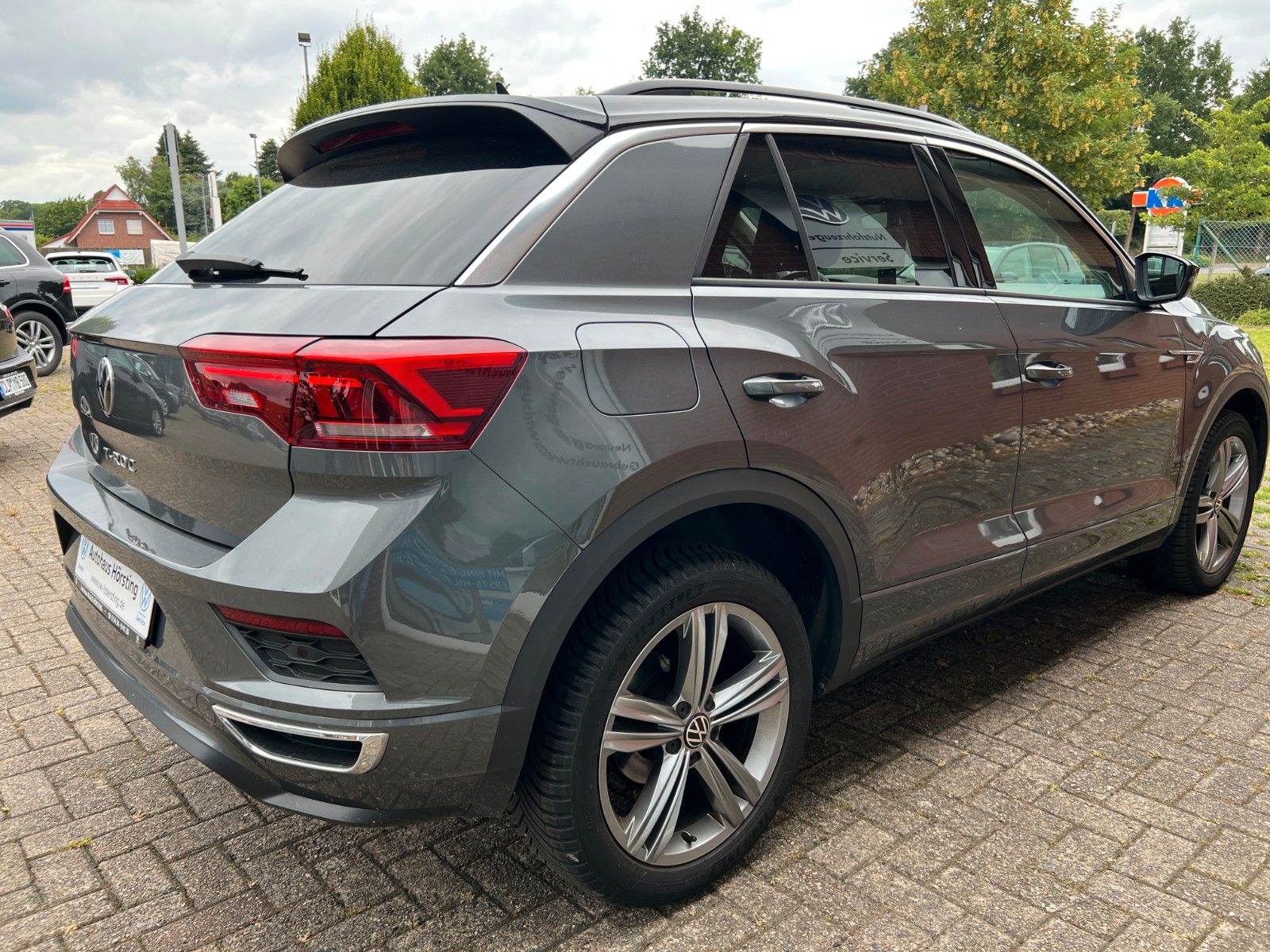 Volkswagen T-Roc Style 1.5TSi DSG R-Line - Samsaru's Car Outlet
