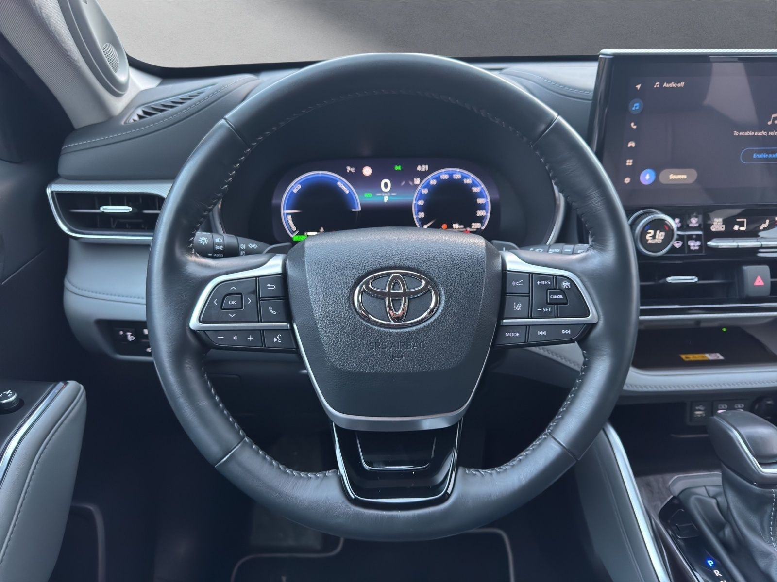 Toyota Highlander Hybrid Luxury 7 SITZER+LEDER+AHK+JBL