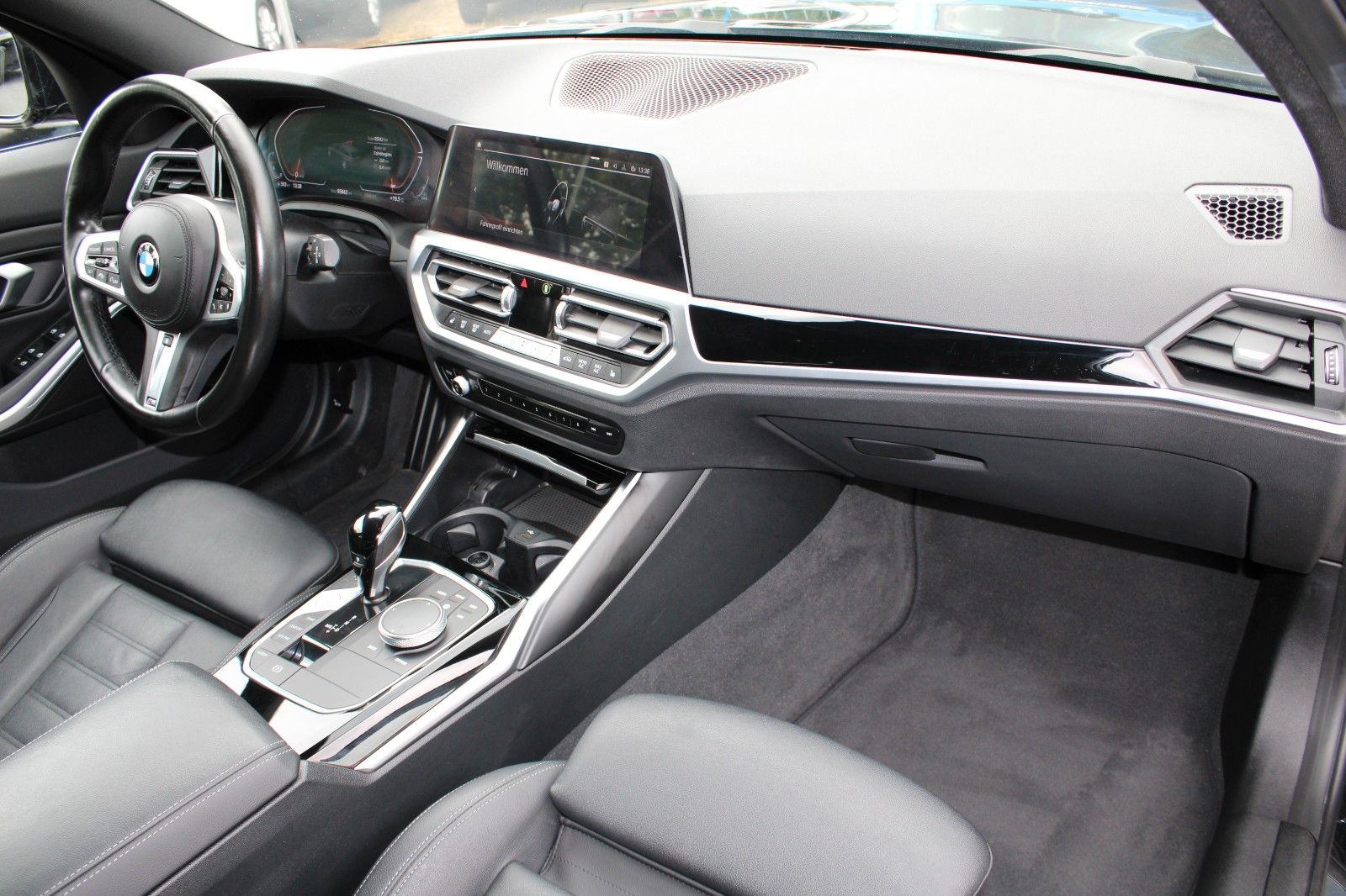 BMW 320 d Sport Line - Samsaru's Car Outlet
