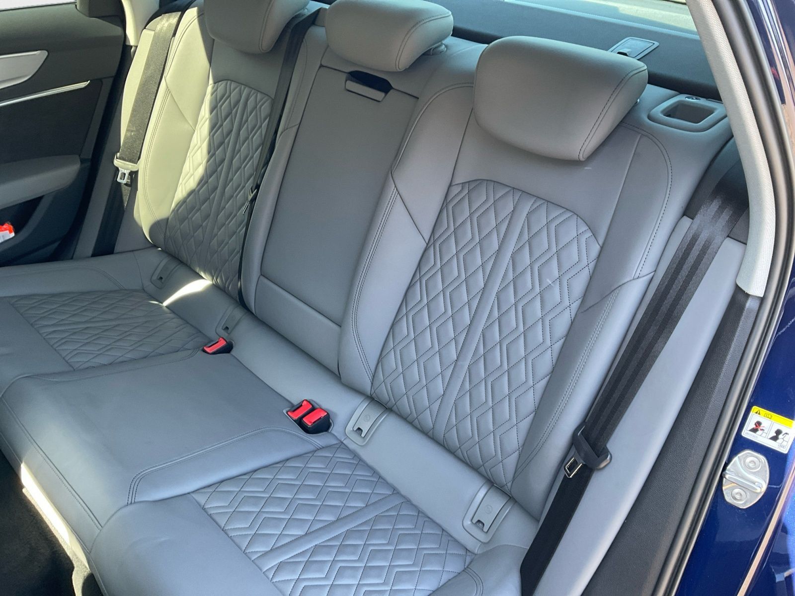 Audi A6 Limousine 55 TFSI e S line quattro - Samsaru's Car Outlet