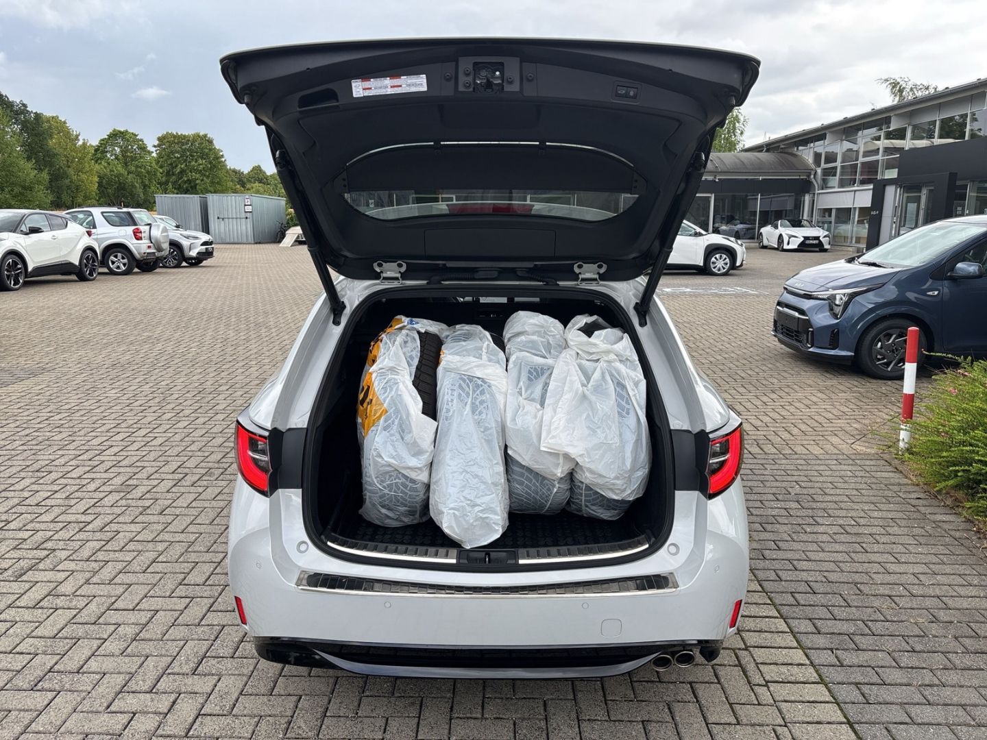 Toyota Corolla Touring Sports Hybrid GR Sport - Samsaru's Car Outlet