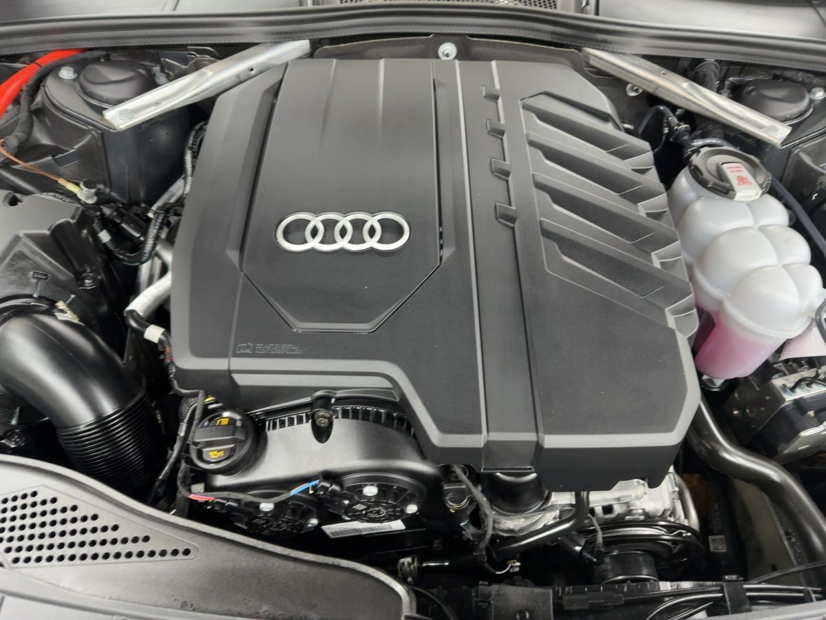 Audi A4 Avant 40 TFSI S line qua. S tronic AHK Matrix