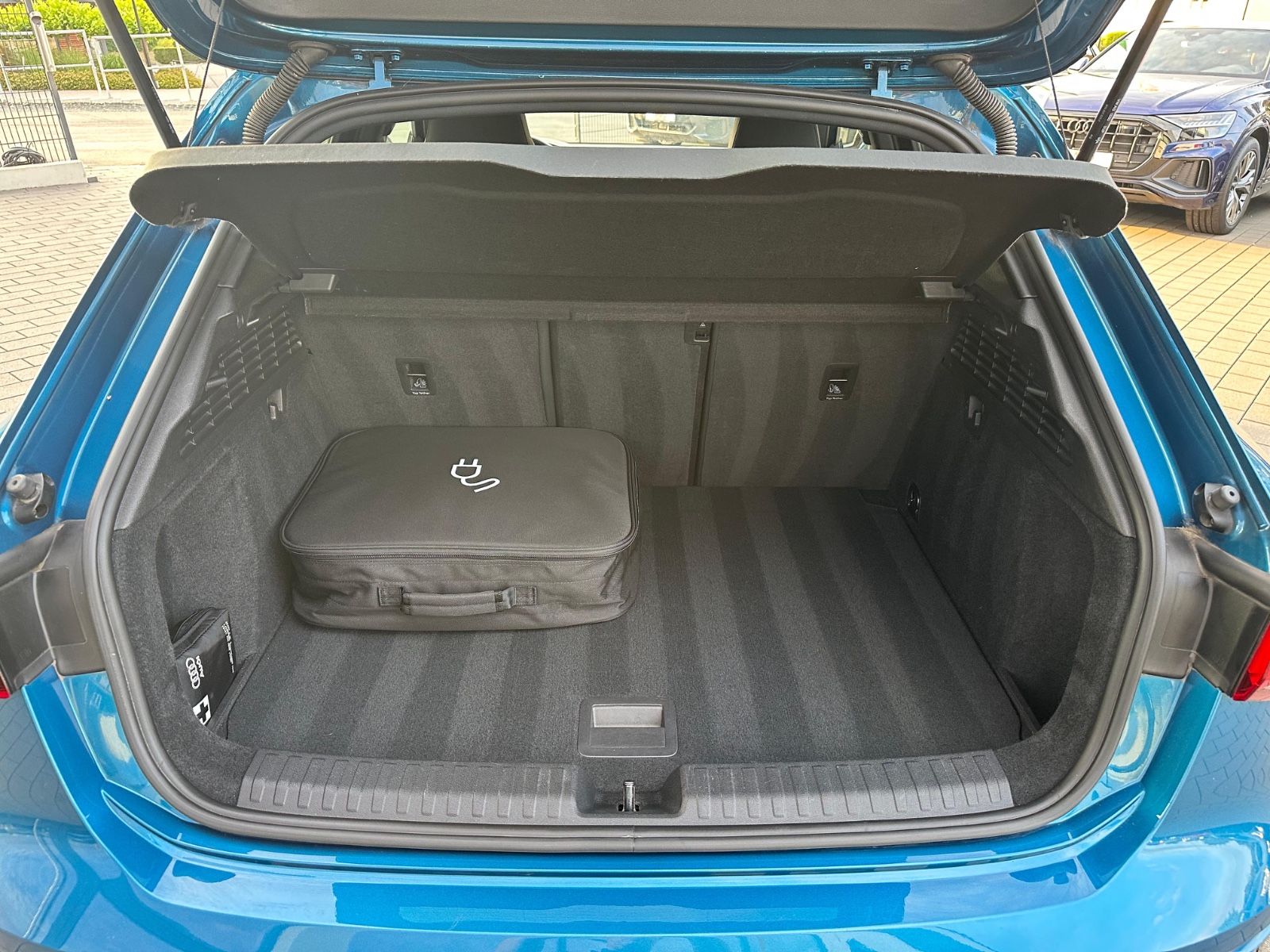 Audi A3 Sportback 40 TFSI e S line - Samsaru's Car Outlet