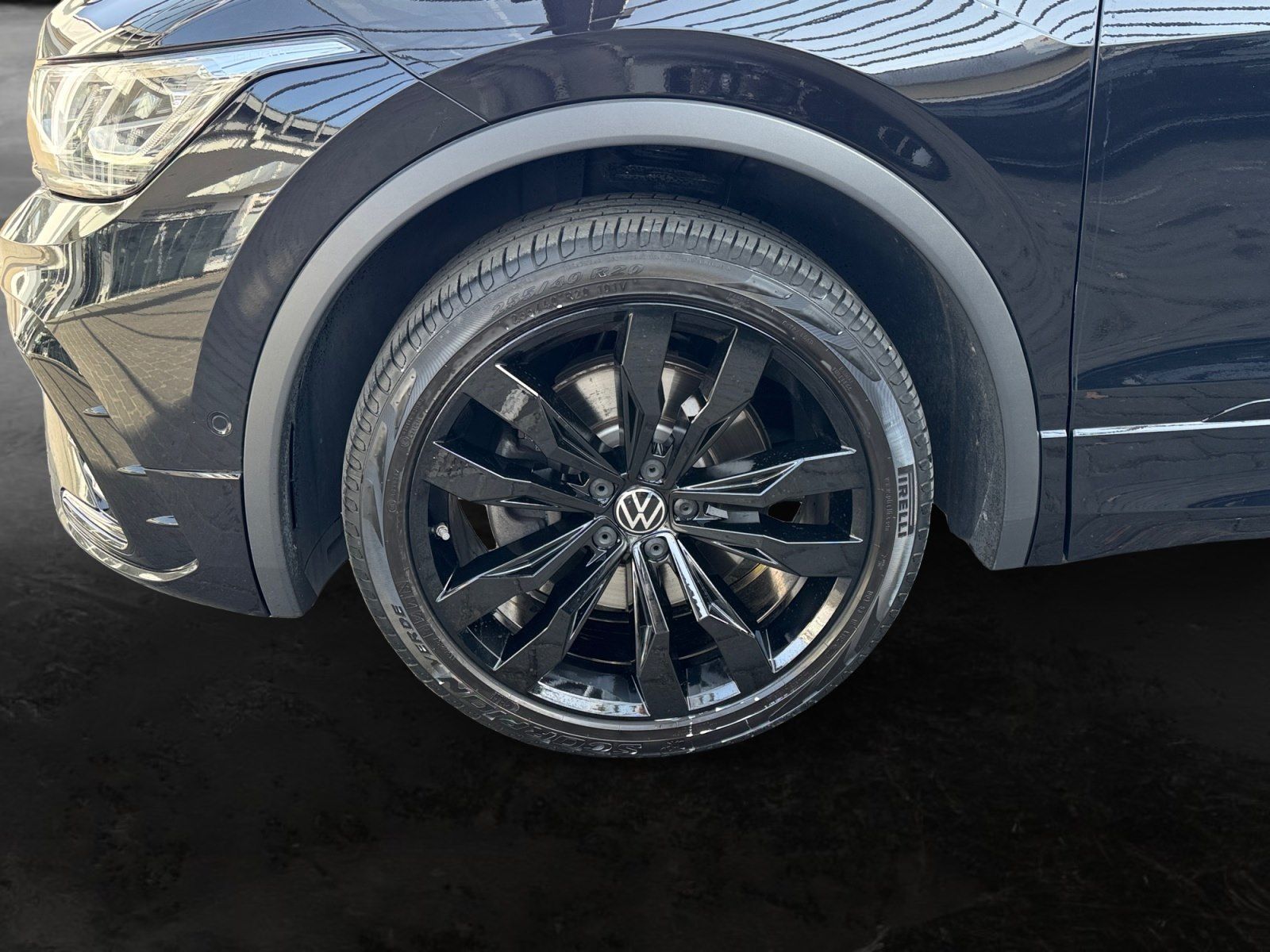 Volkswagen Tiguan 2.0 TDI DSG R-Line 4M NAVI/PANO/AHK