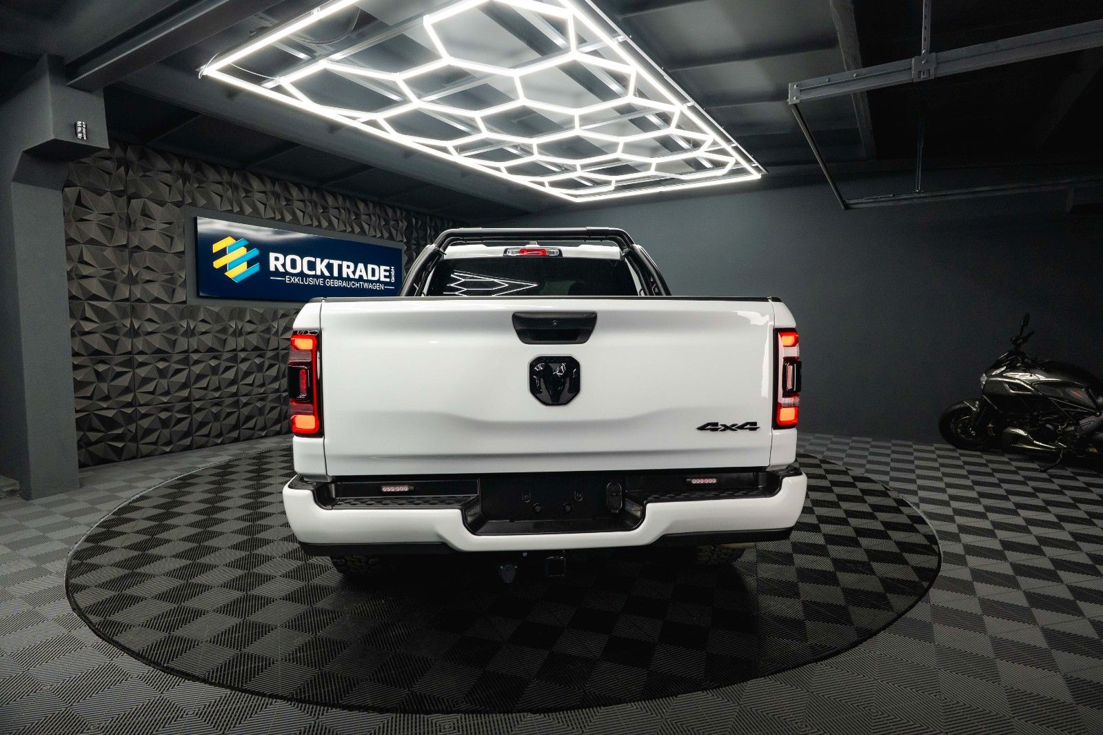 Dodge RAM 5.7 V8 HEMI 4x4 OFFROAD LONGBED Limited 19%
