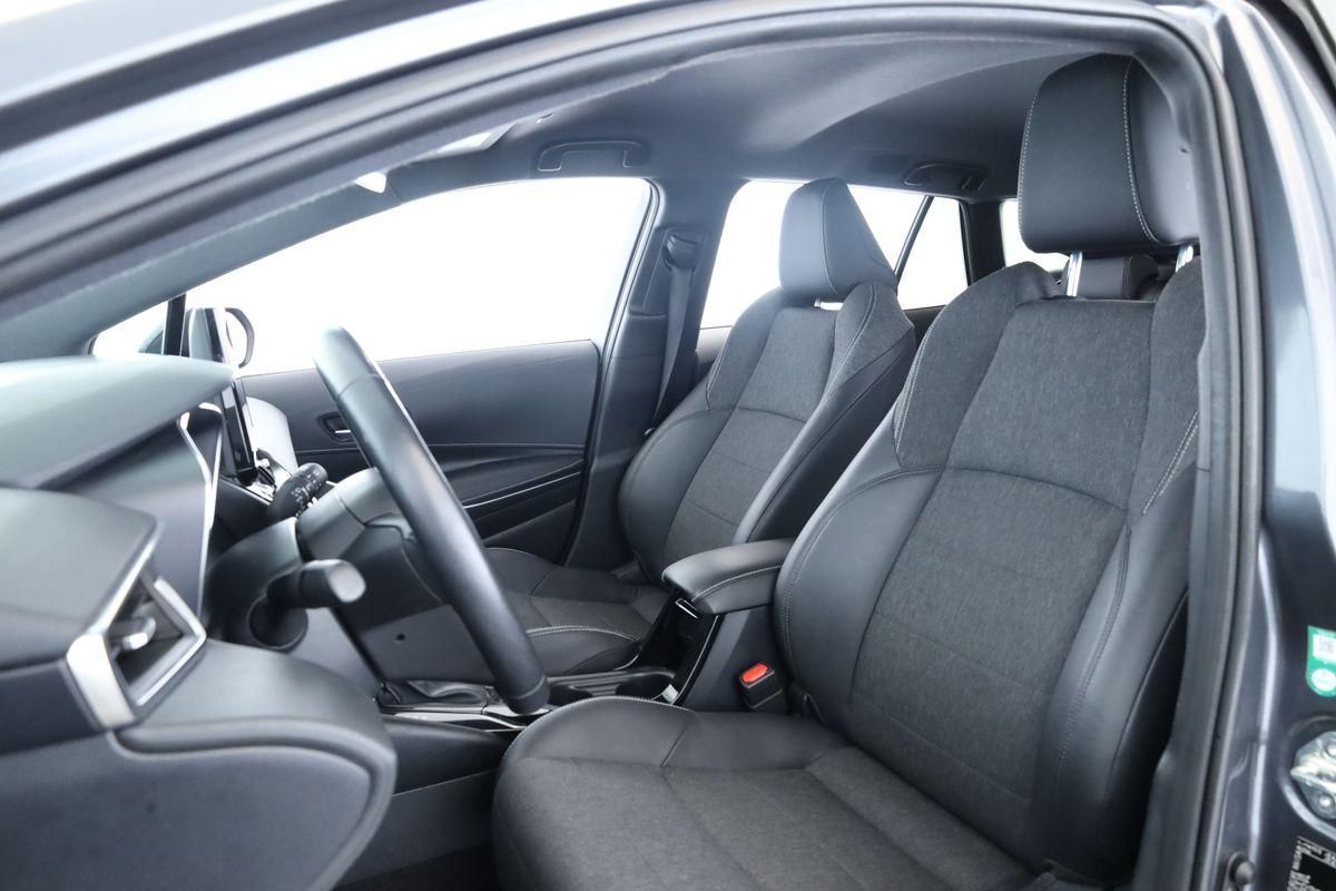 Toyota Corolla Touring Sports 1.8 CVT Team D Navi Kam