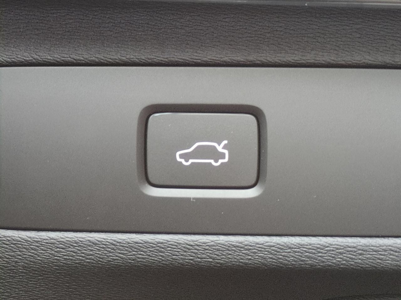 Volvo XC90 B5 (Diesel) Plus Bright AWD Automatik Navi