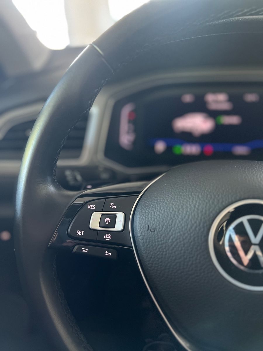 Volkswagen T-Roc 1.5 TSI Style - Samsaru's Car Outlet
