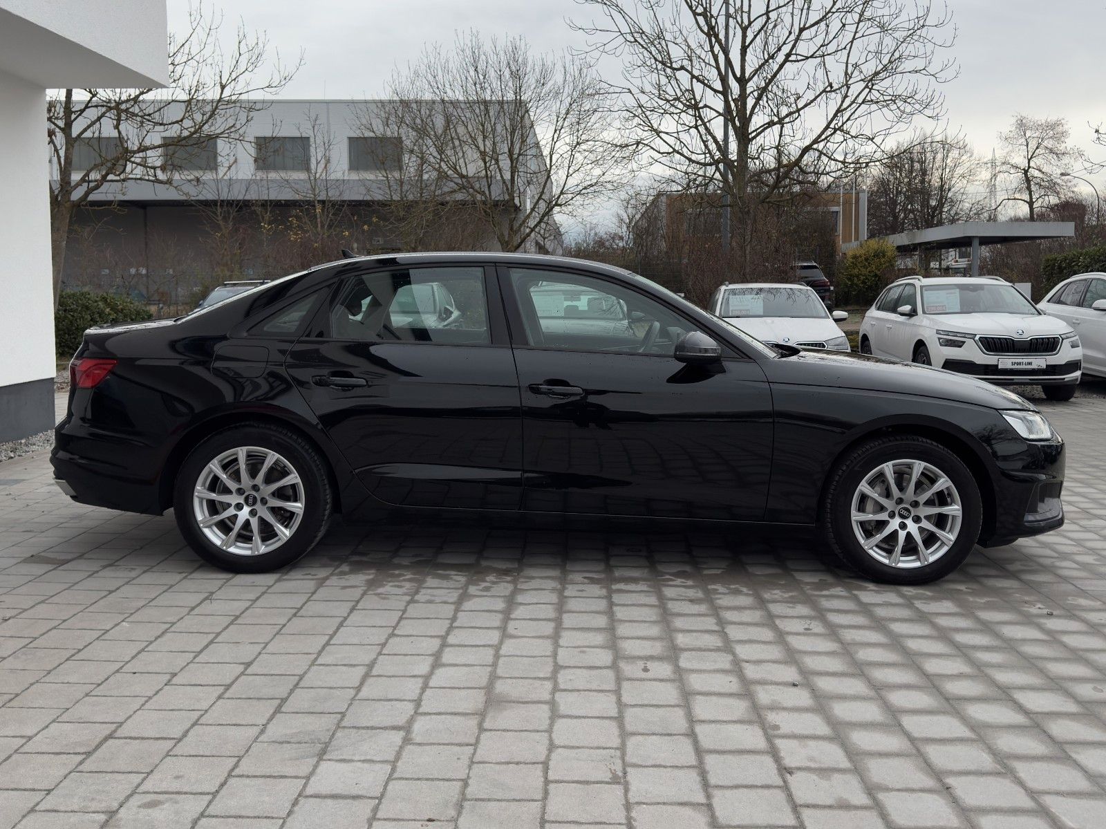 Audi A4 Lim. 40 TDI quattro S-Tr. - Samsaru's Car Outlet