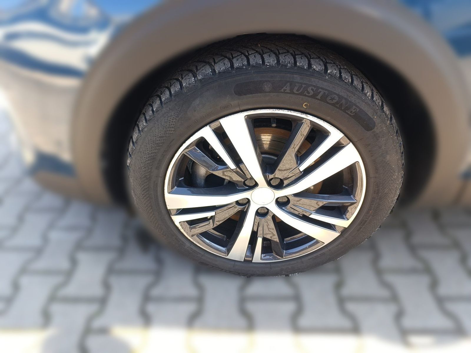 Peugeot 3008 Hybrid 225 (Plug-In) e-EAT8 Allure Navi