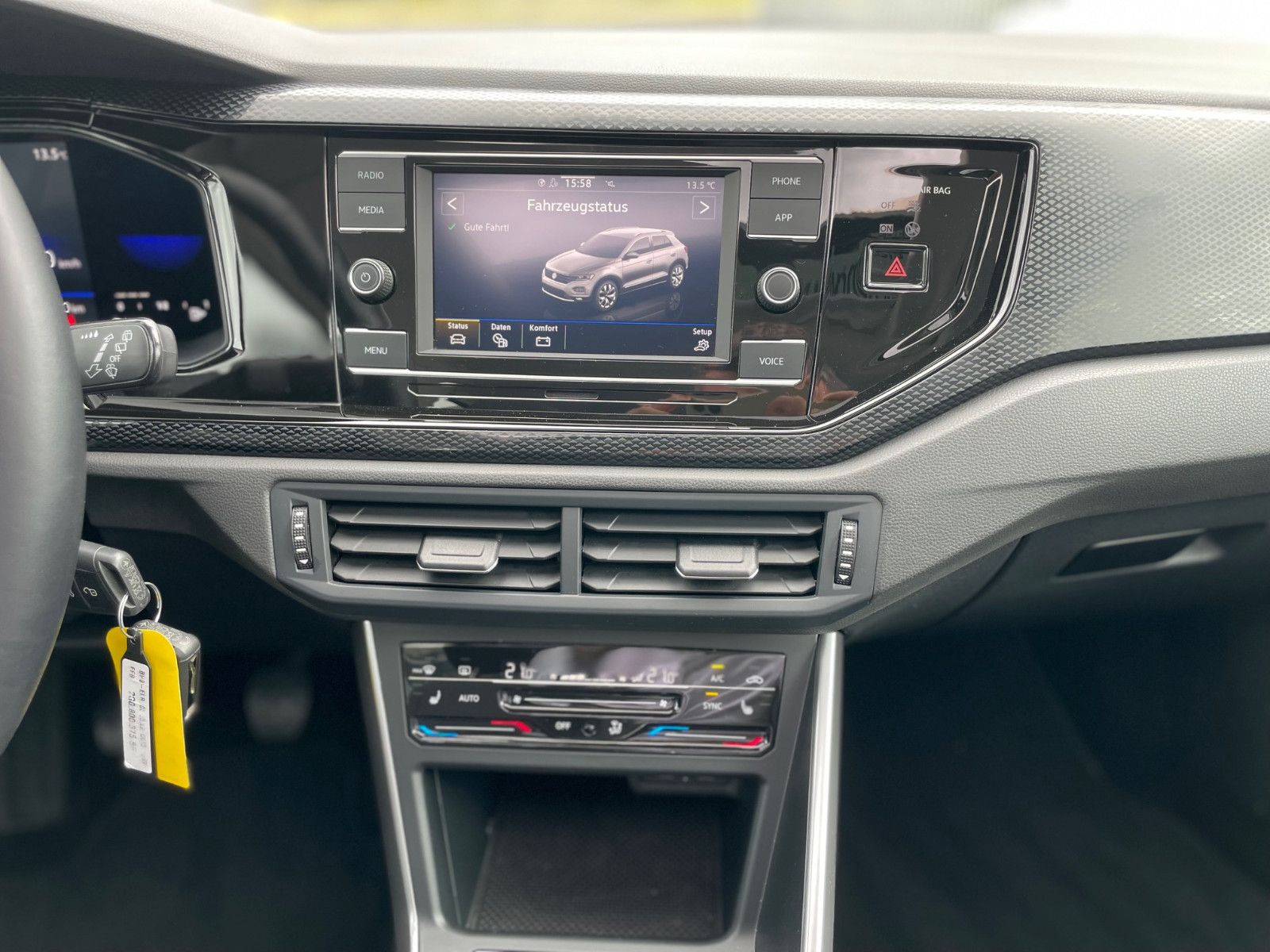 Volkswagen Taigo Life 1.0 TSI - Samsaru's Car Outlet