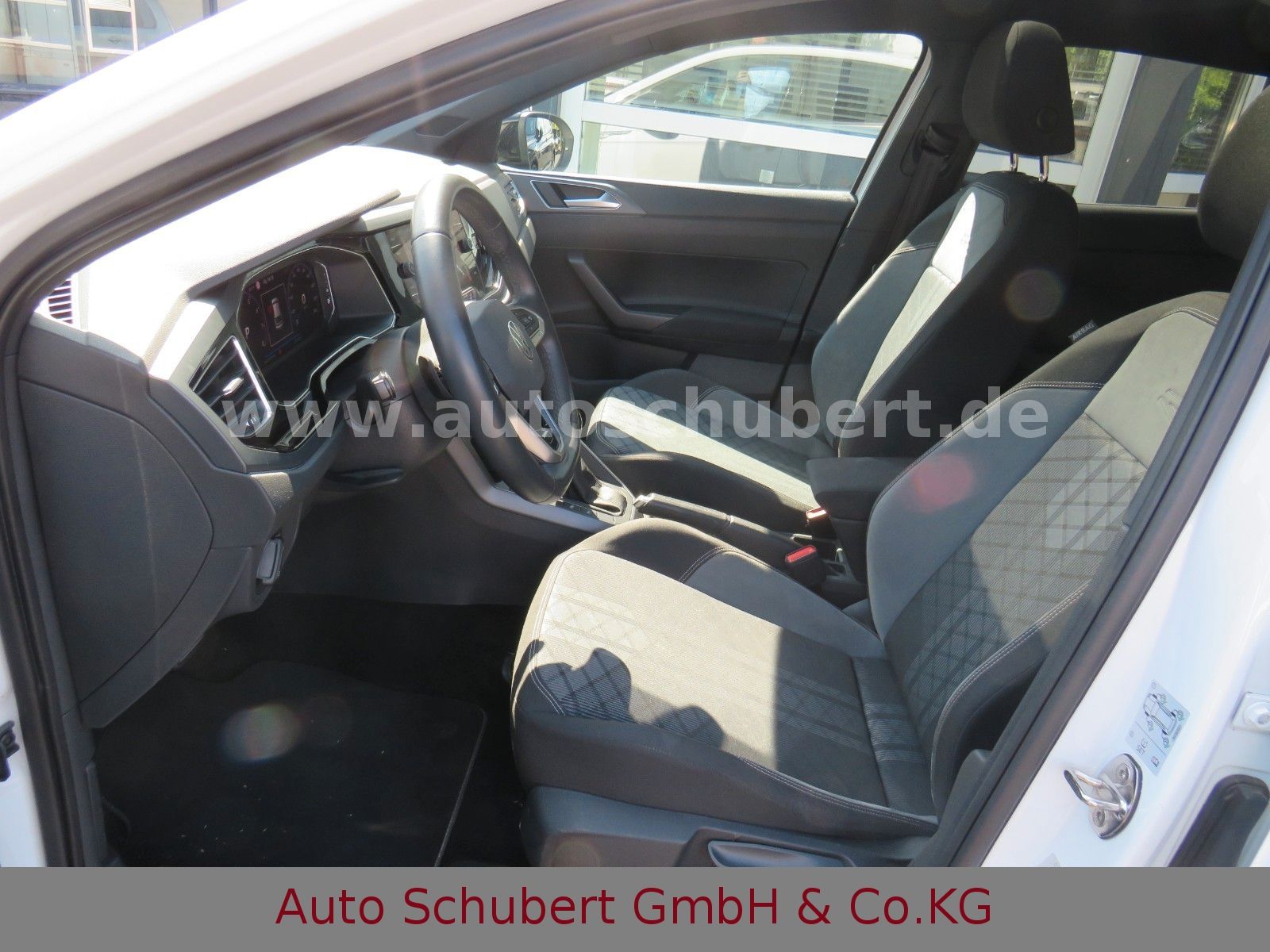 Volkswagen Taigo 1.5 TSI DSG R-Line - Samsaru's Car Outlet