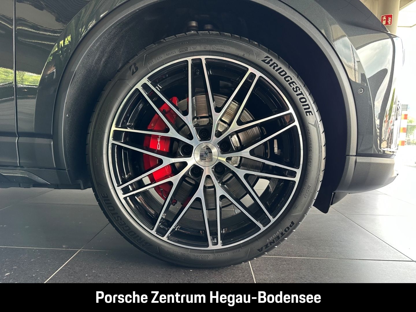 Porsche Macan Turbo/Electric Sport/Hinterachslenkung/Mat