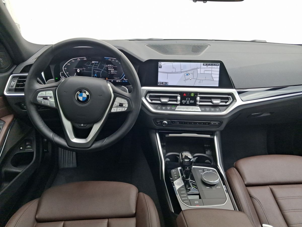 BMW 330e Lim Sport Line - Samsaru's Car Outlet