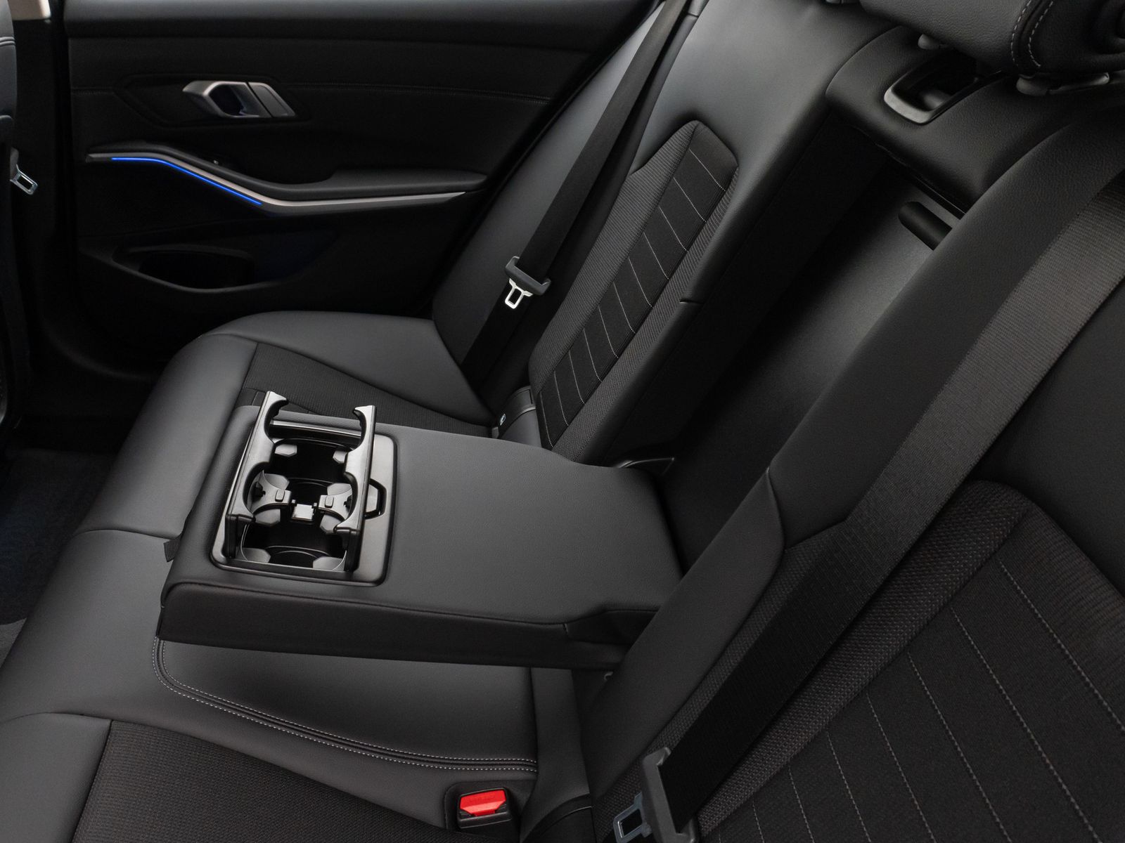 BMW 320d SportLine - Samsaru's Car Outlet