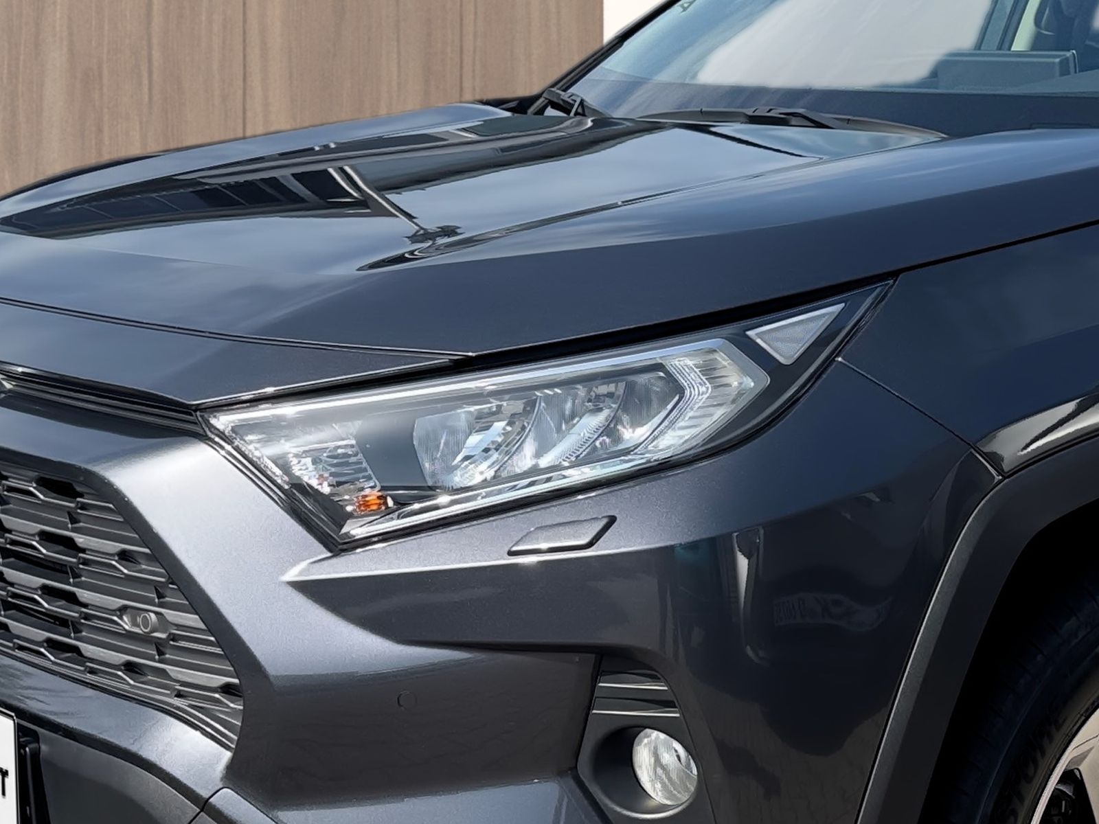 Toyota RAV4 2.5 - Samsaru's Car Outlet