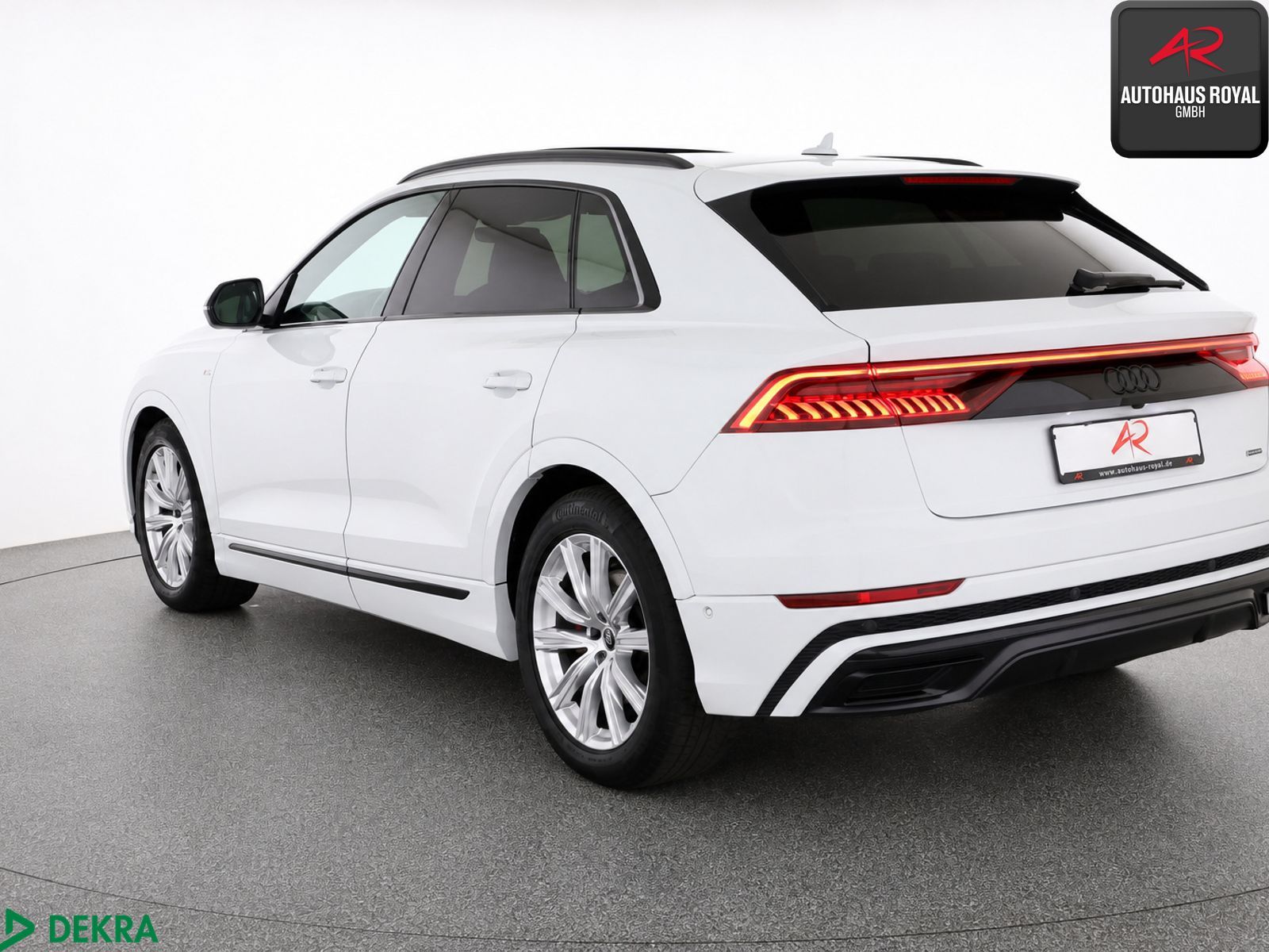Audi Q8 55 TFSI qu 3x S Line MASSAGE,S-SITZE,B+O,AHK