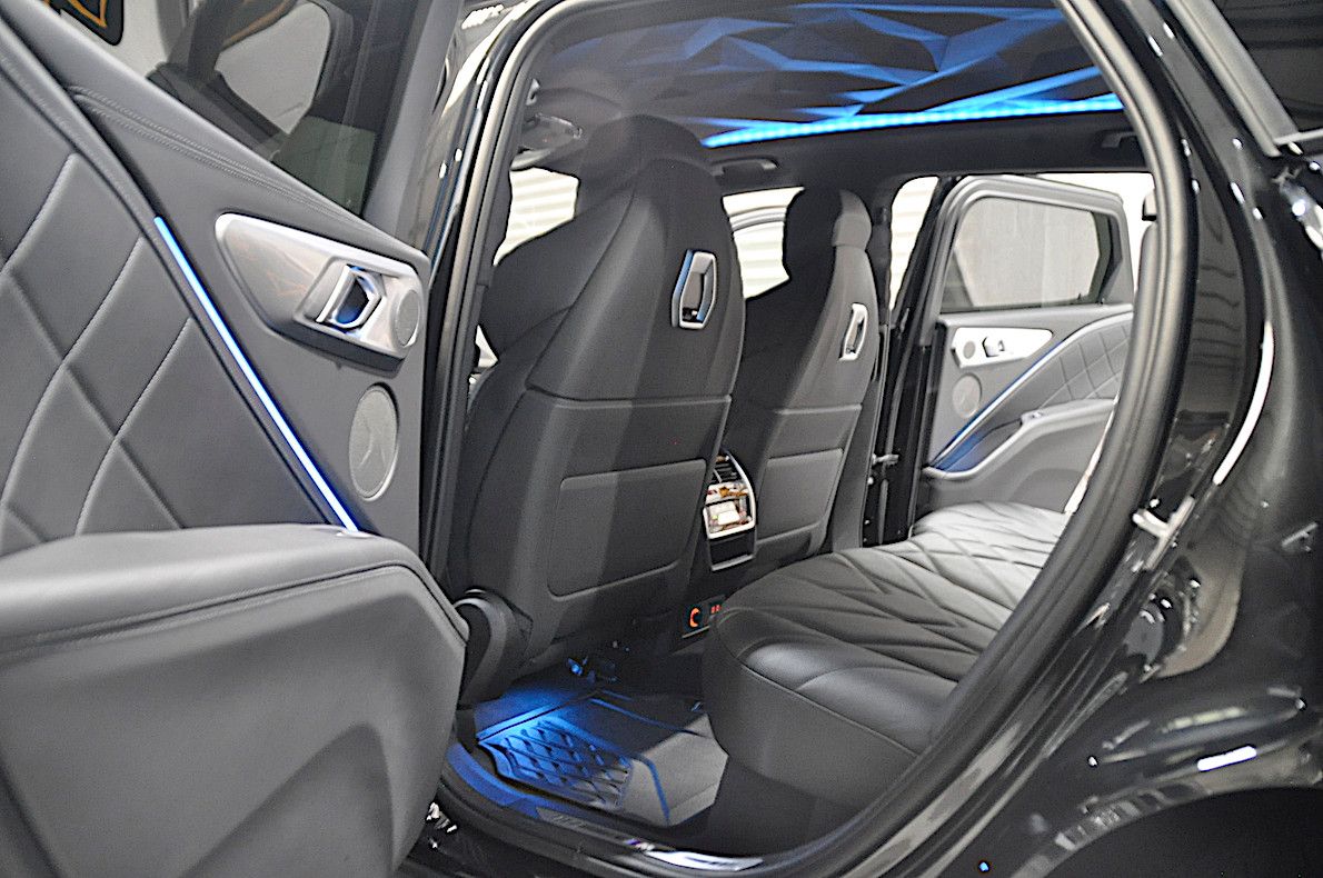 BMW XM 4.4-DRIVER PACKAGE-ALL IN BLACK