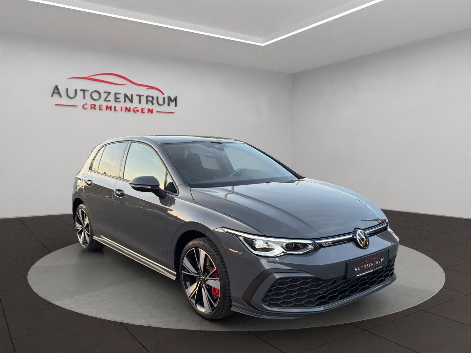 Volkswagen Golf VIII 1.4 TSI GTE DSG - Samsaru's Car Outlet