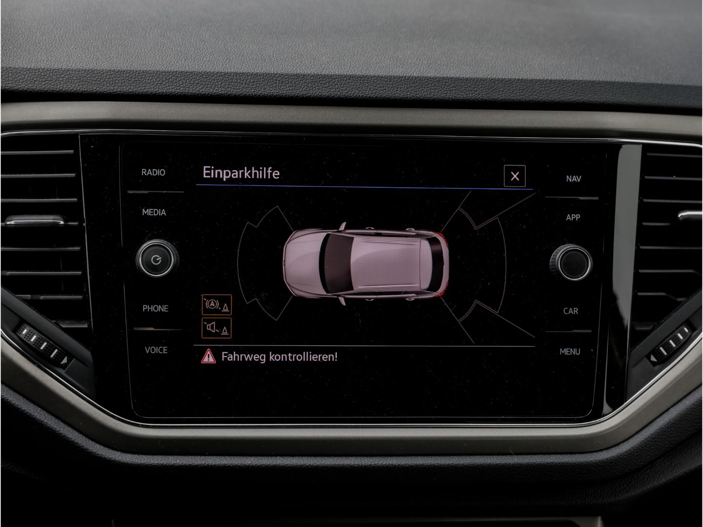Volkswagen T-Roc STYLE 2.0 TDI DSG - Samsaru's Car Outlet