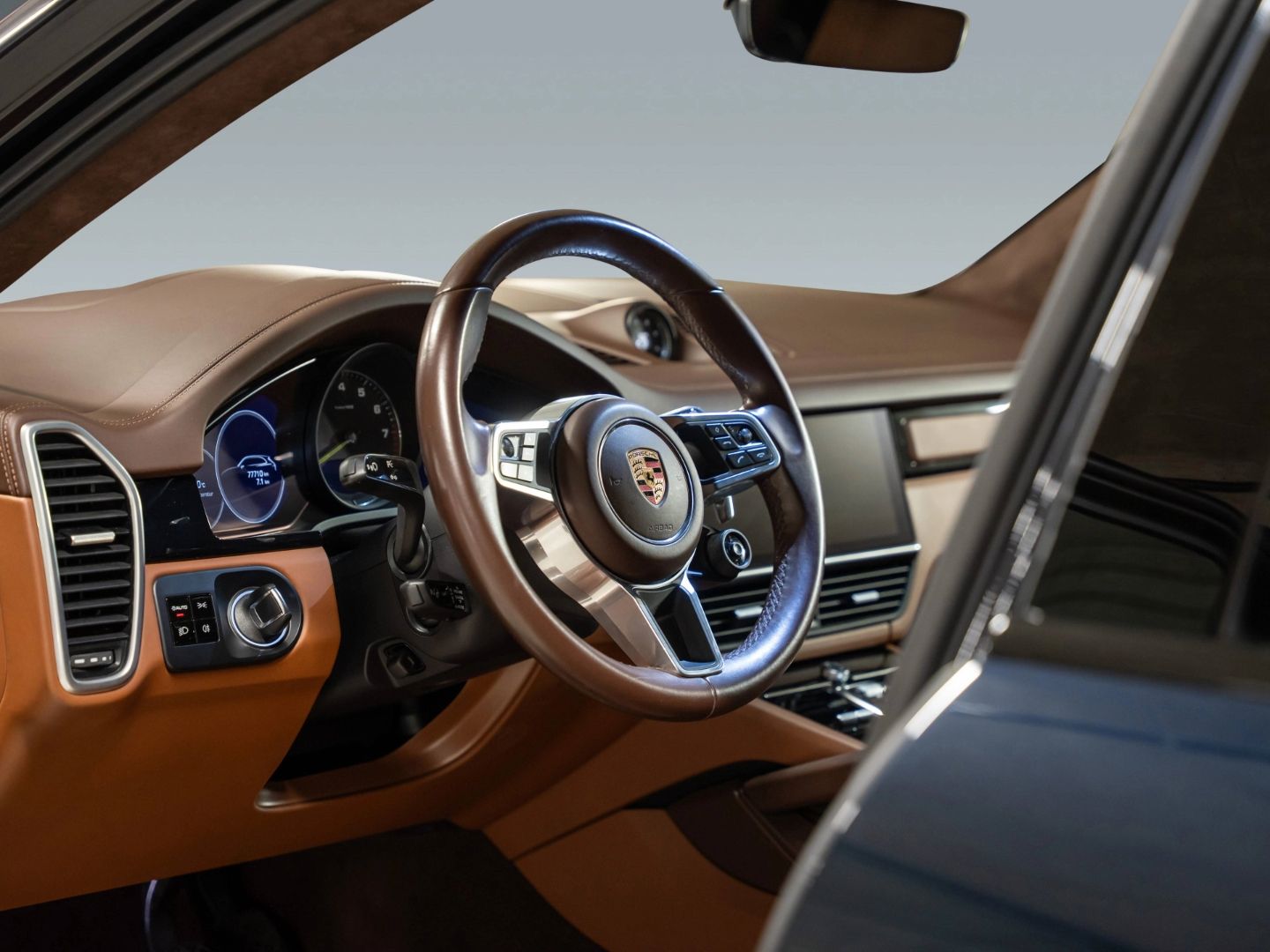 Porsche Cayenne E-Hybrid PDCC BOSE Surround View 18-Wege