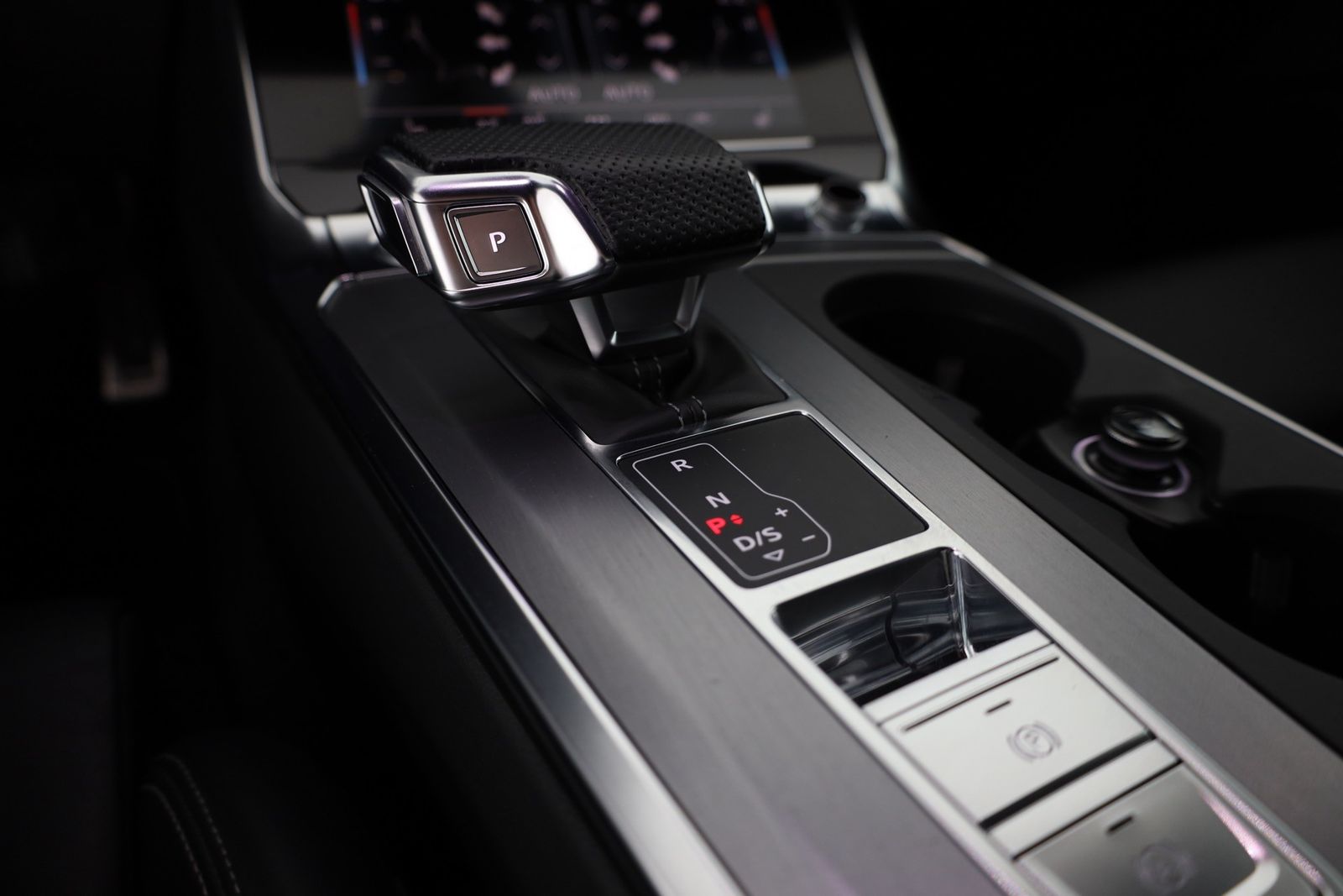 Audi A6 Avant 40 TDI quattro S line - Samsaru's Car Outlet