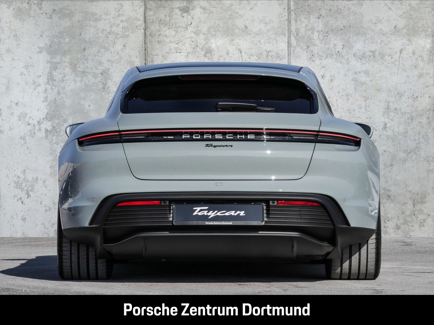 Porsche Taycan Sport Turismo Surround View  Panoramadach