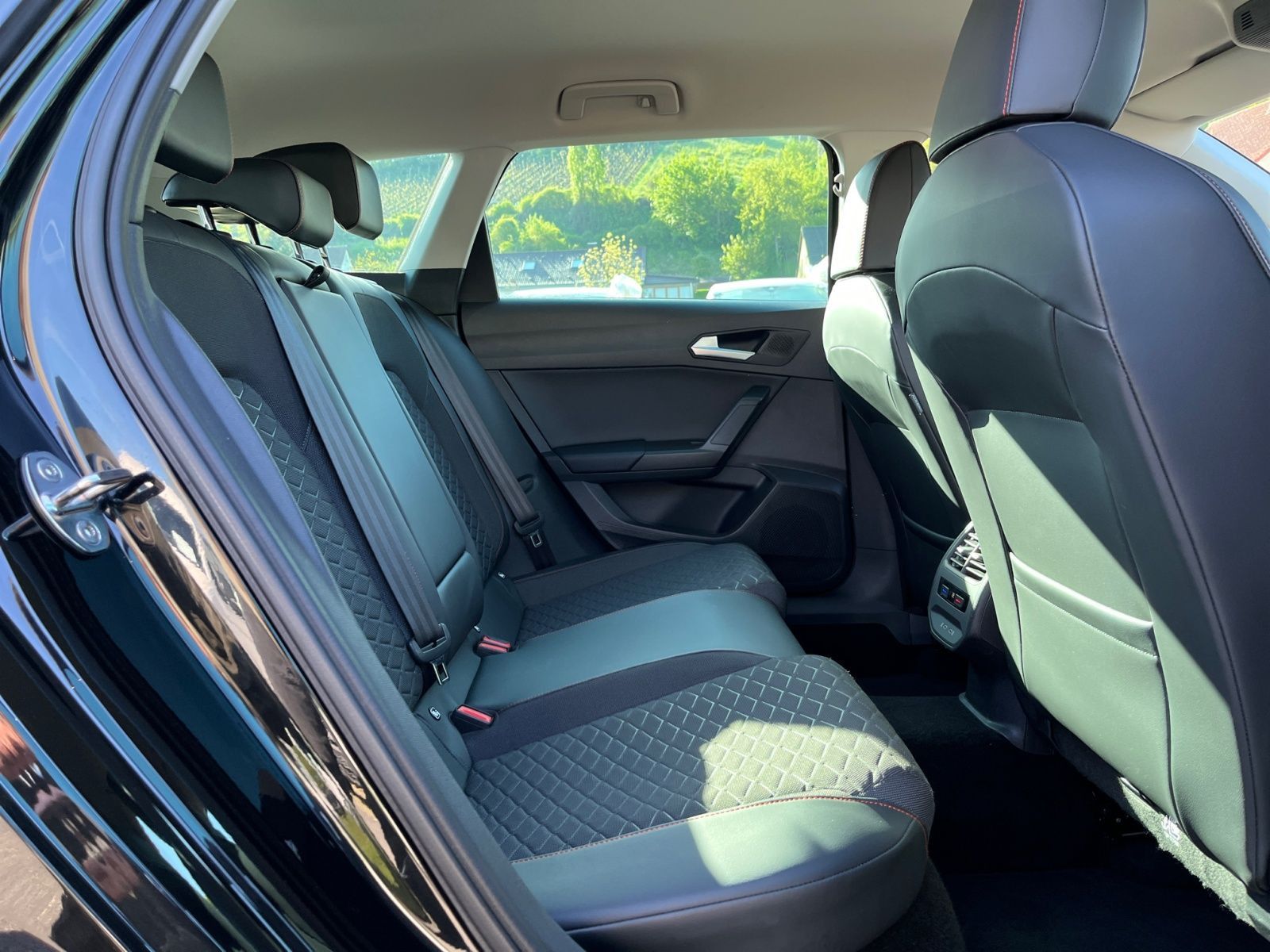 Seat Leon ST FR 1.5 eTSI DSG - Samsaru's Car Outlet