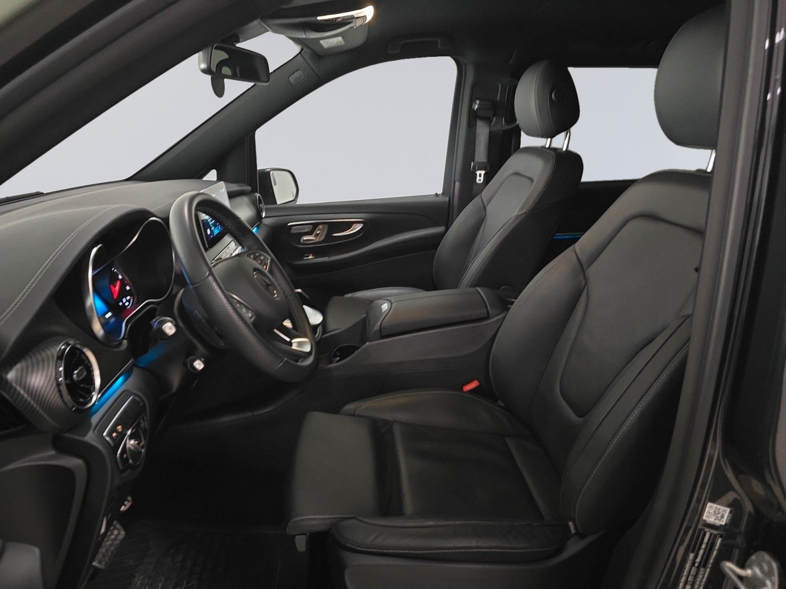 Mercedes-Benz V250d AMG Lang - Samsaru's Car Outlet