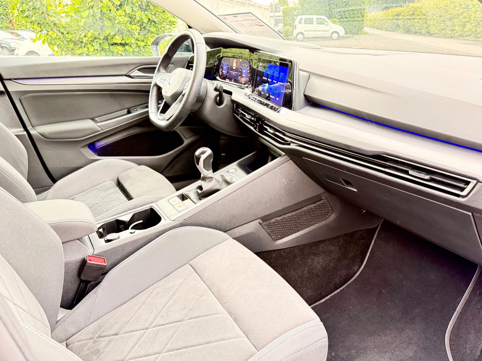 Volkswagen Golf VIII 1.5 Style Highline - Samsaru's Car Outlet