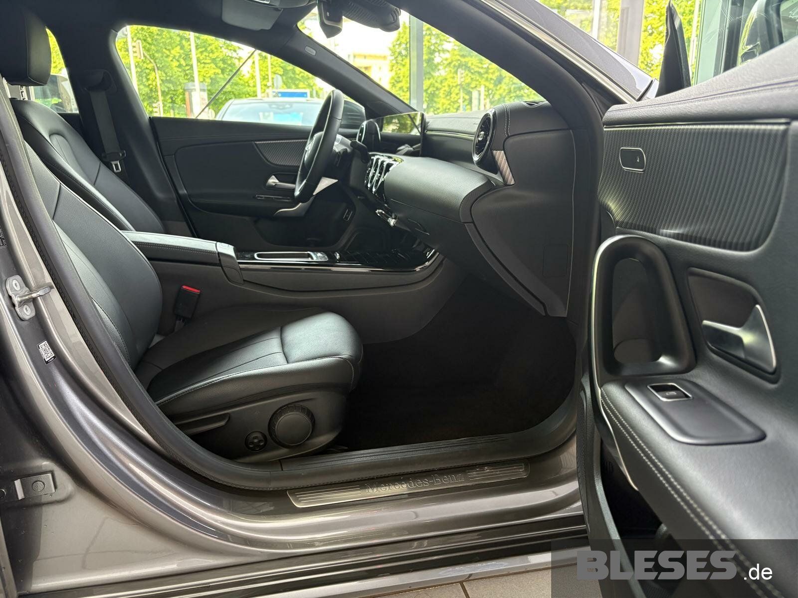 Mercedes-Benz CLA 180 Progressive - Samsaru's Car Outlet