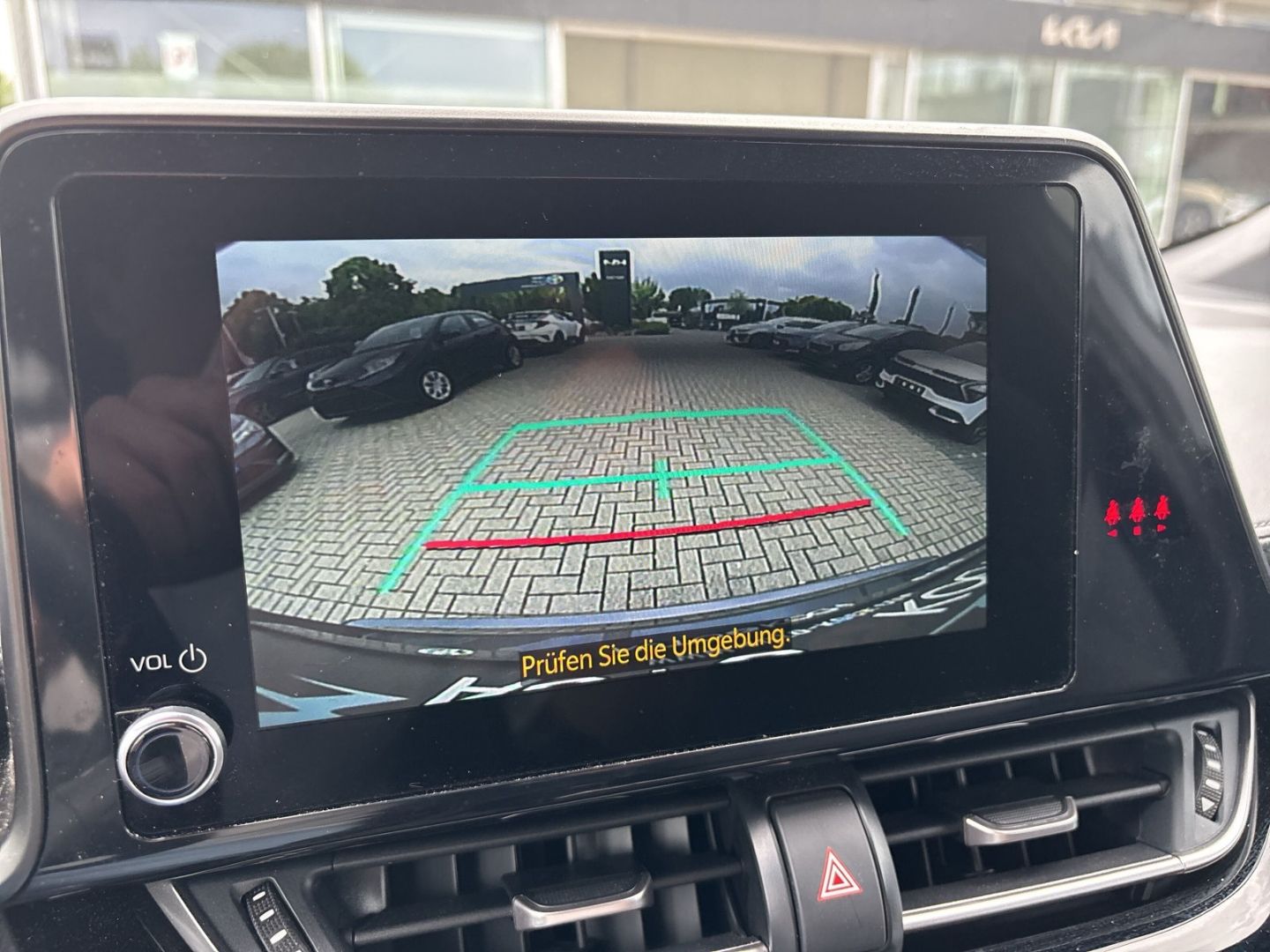 Toyota C-HR Hybrid Team D - Samsaru's Car Outlet