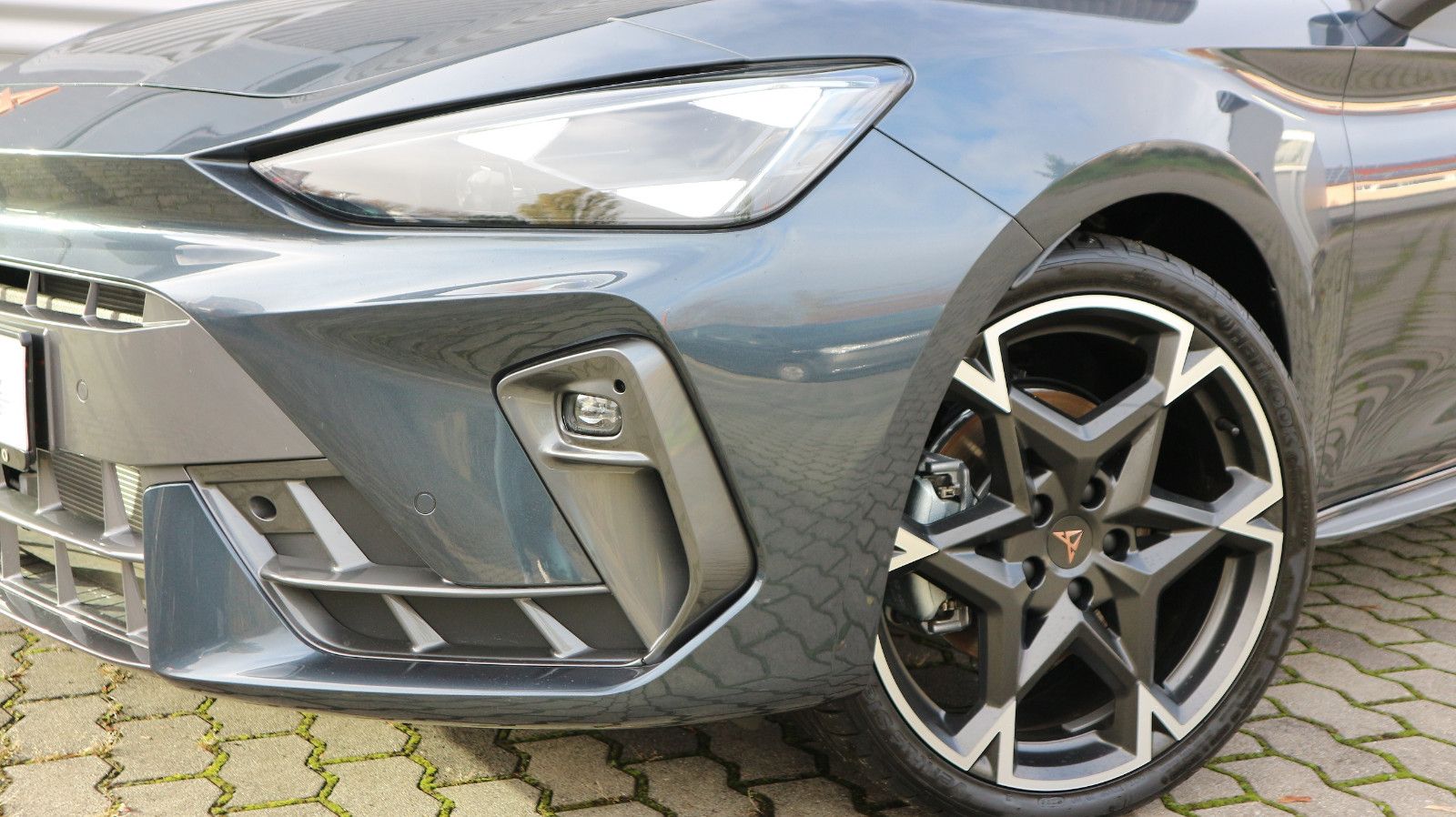 Cupra Leon Sportstourer 1.5 eTSI 110 kW - Samsaru's Car Outlet